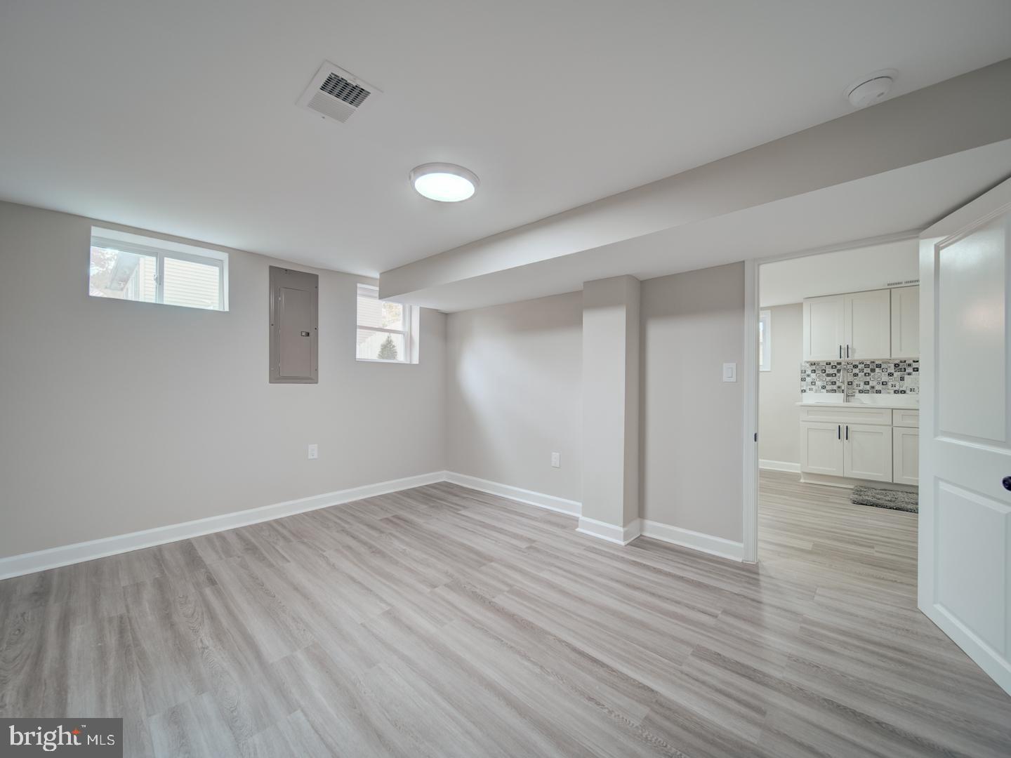 THOMSON ESTATES - Residential