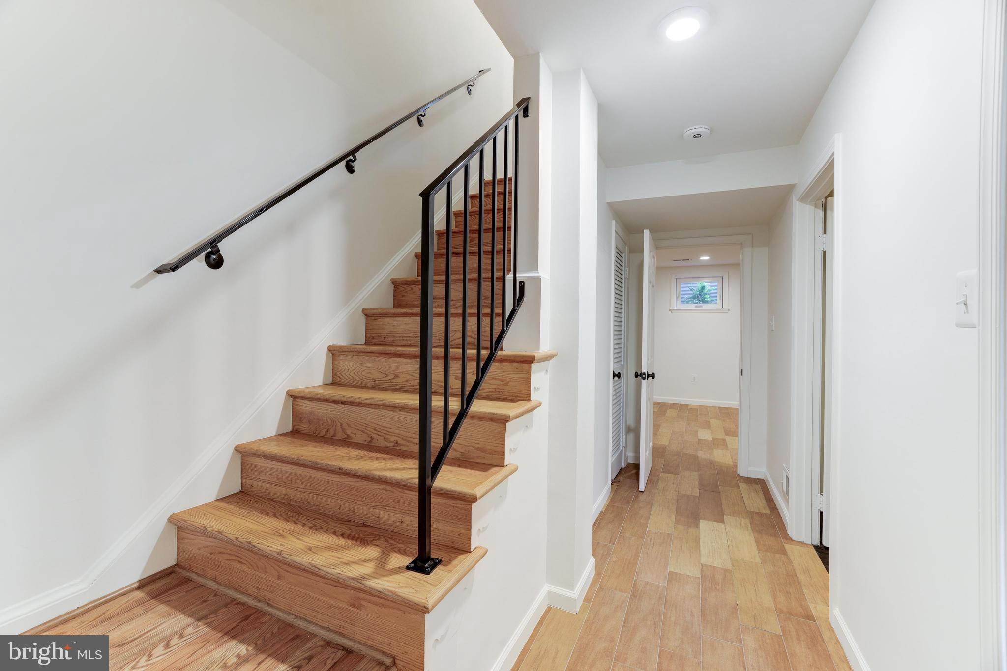 KINGS MANOR - Residential