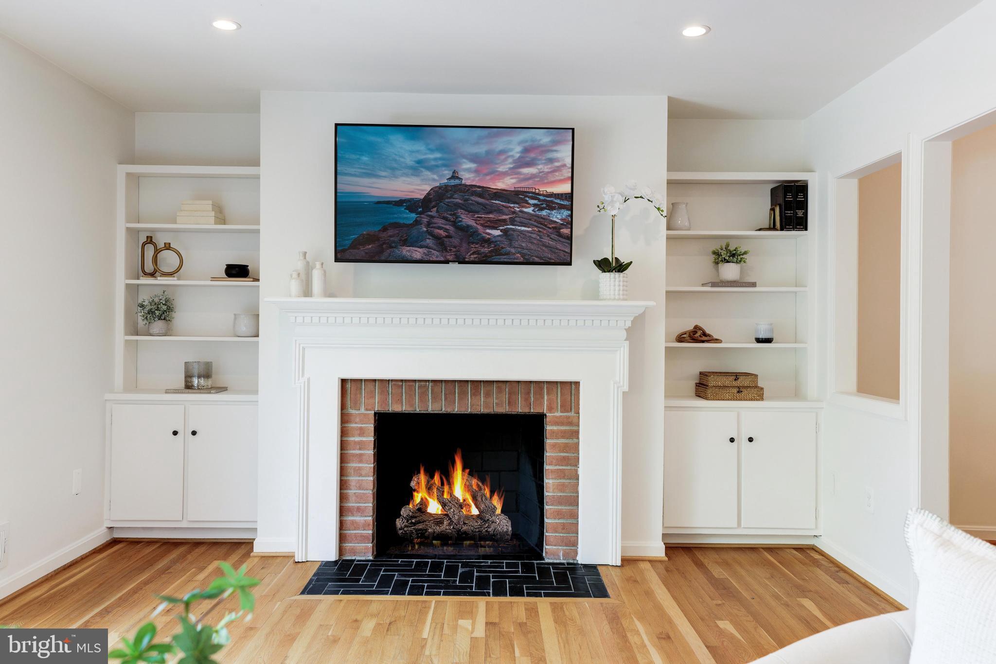 KINGS MANOR - Residential