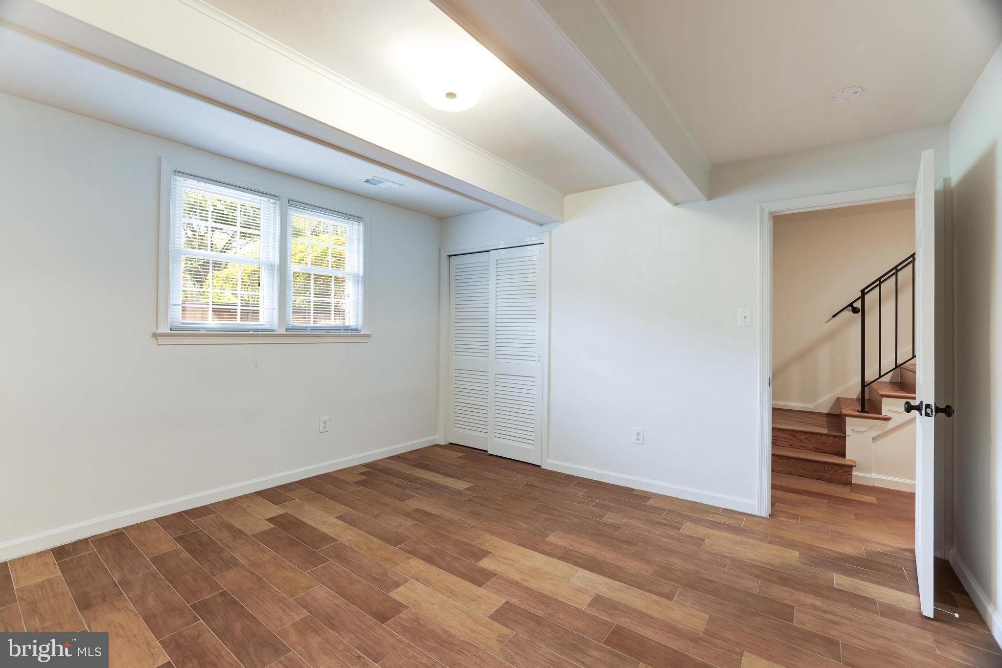 KINGS MANOR - Residential