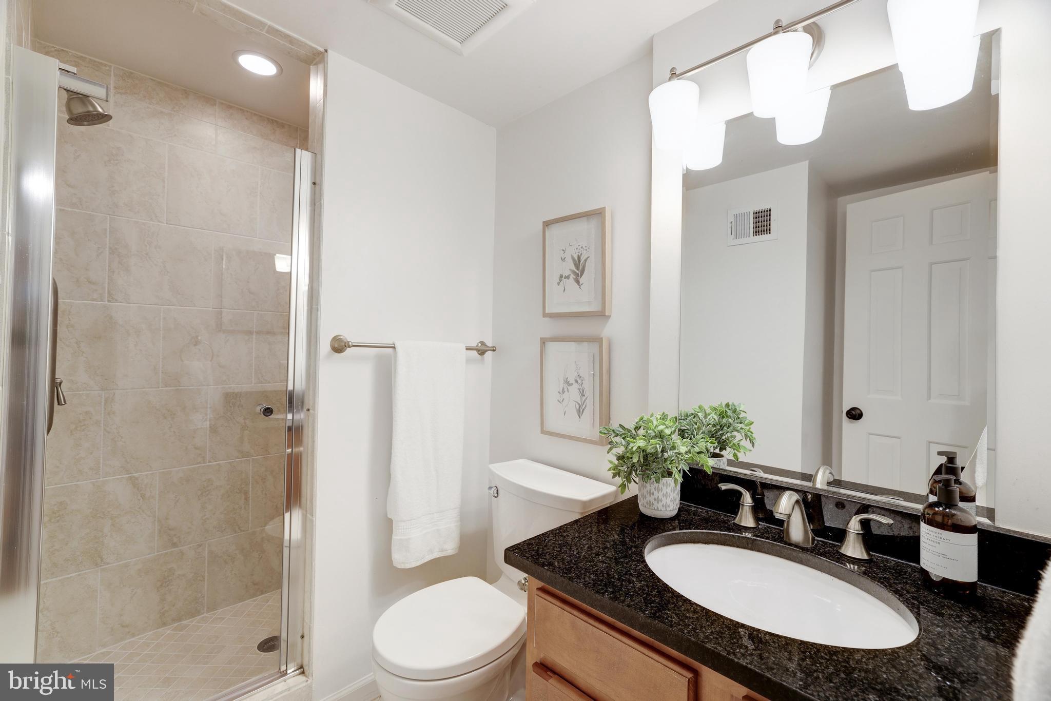 KINGS MANOR - Residential