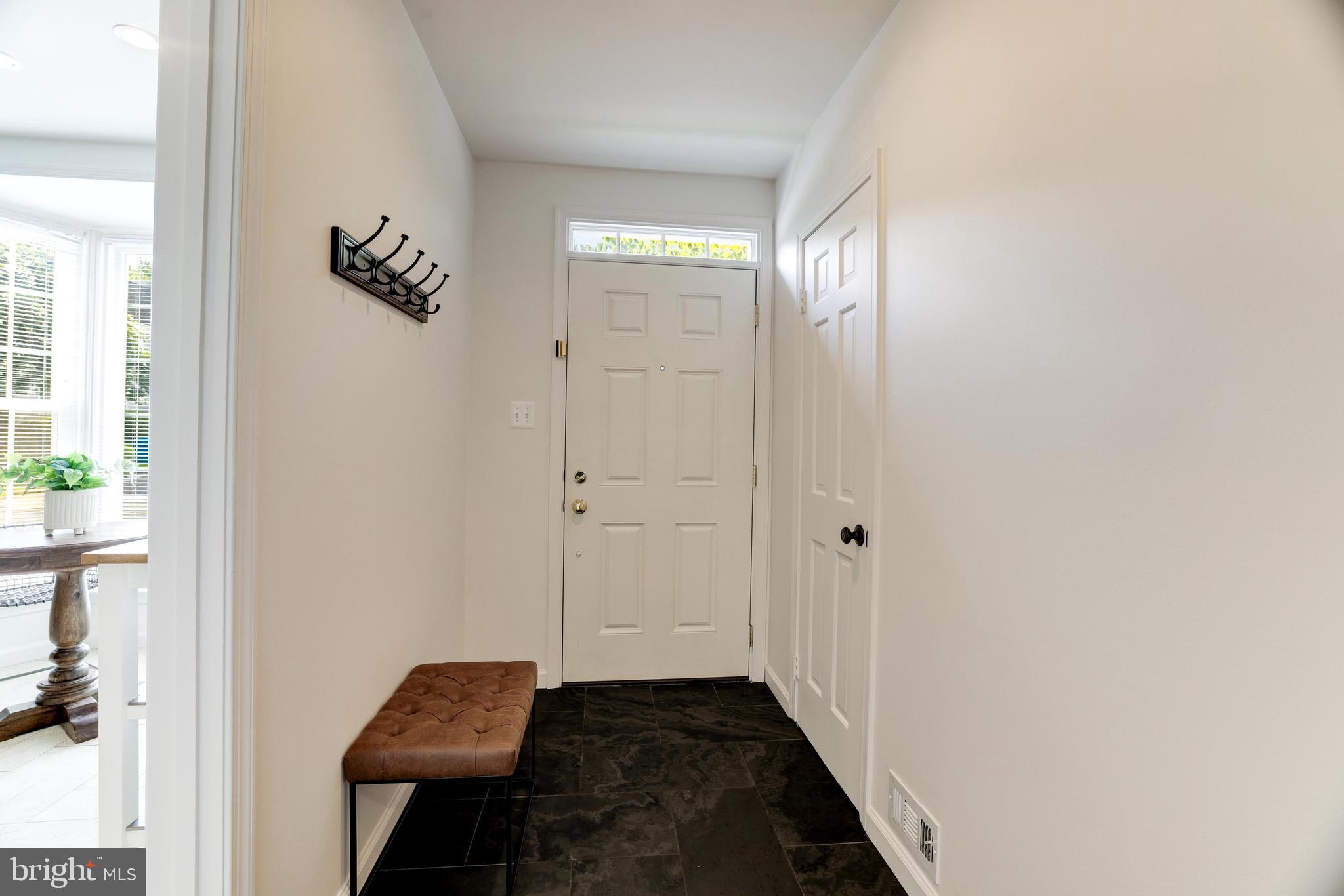 KINGS MANOR - Residential