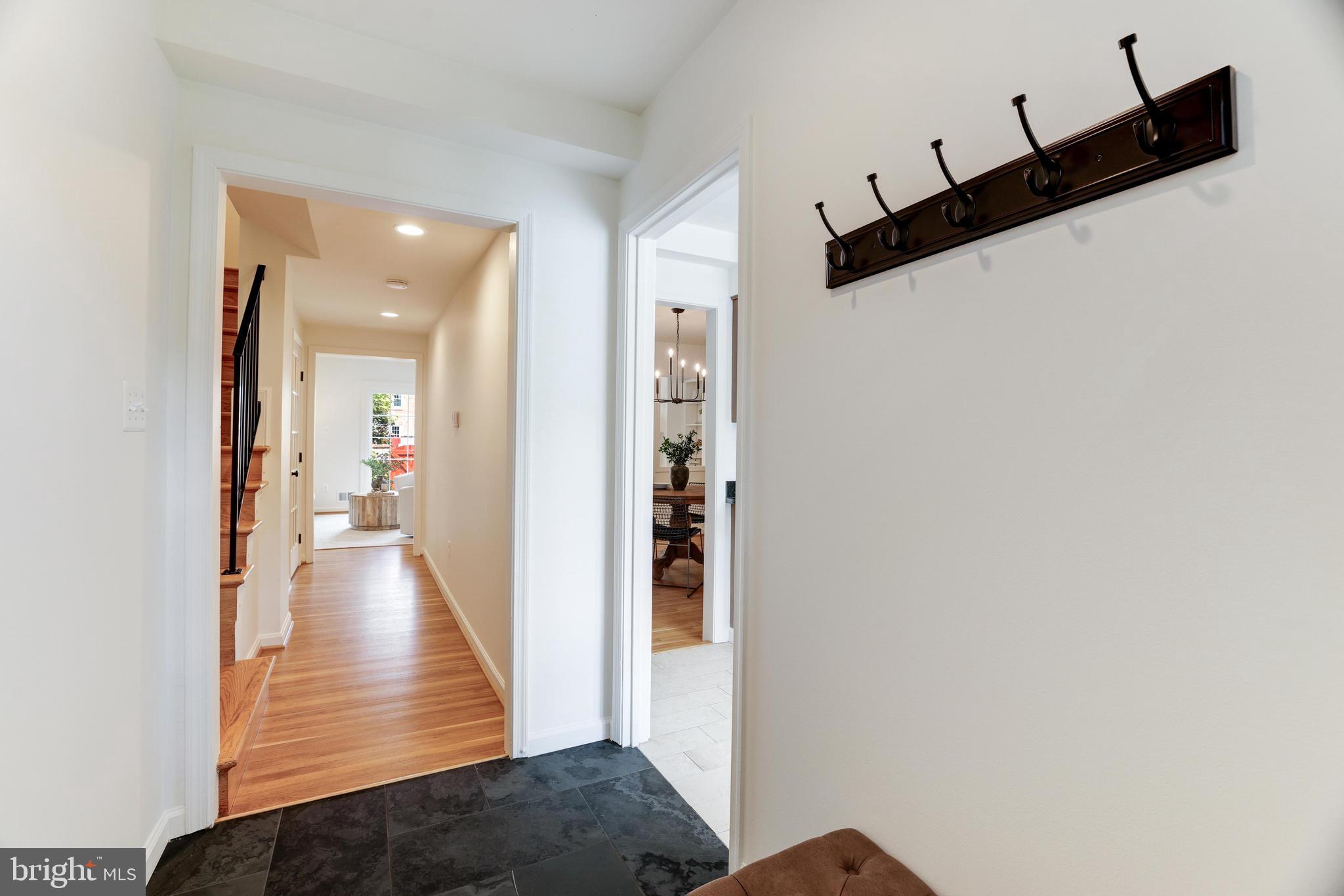 KINGS MANOR - Residential