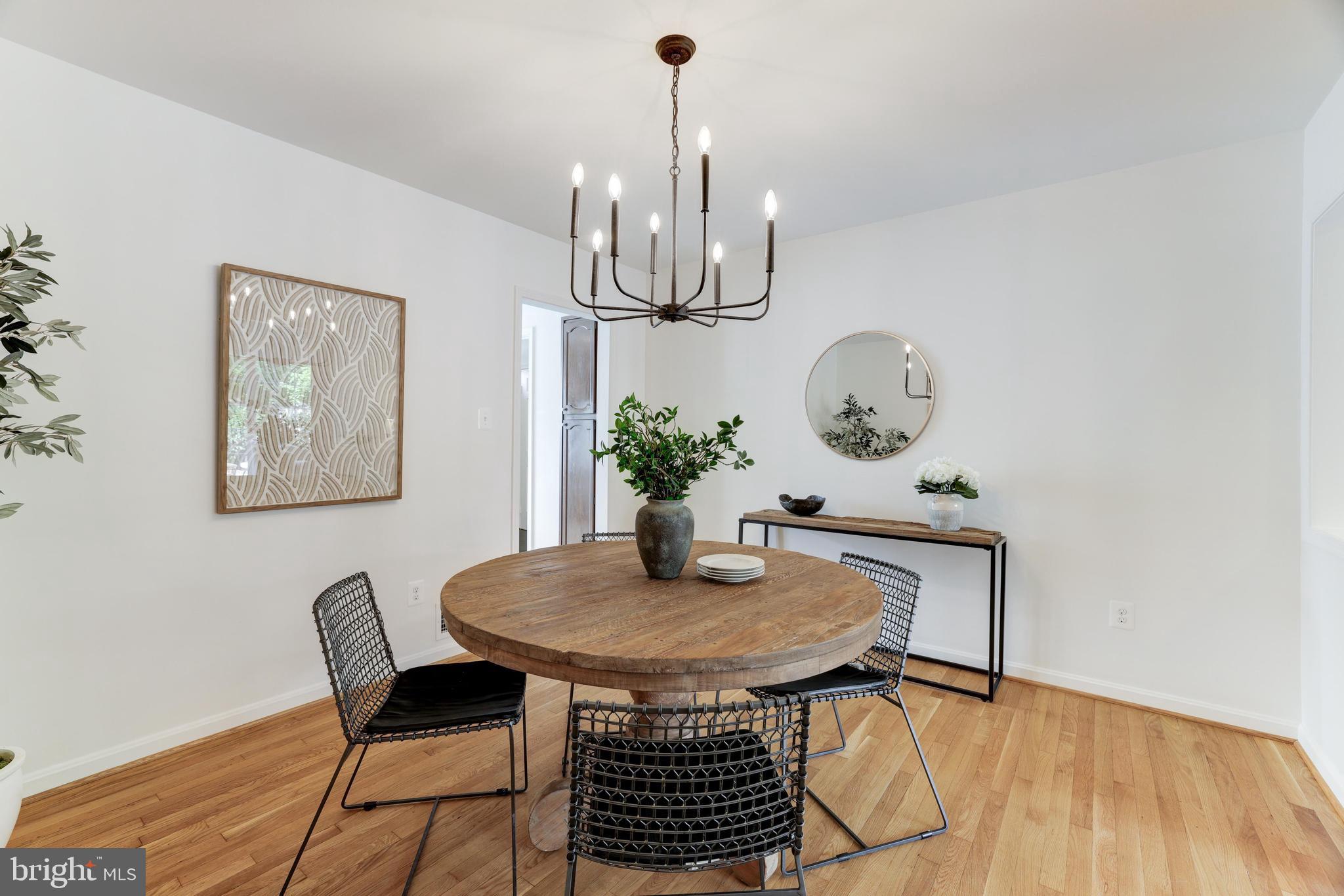 KINGS MANOR - Residential