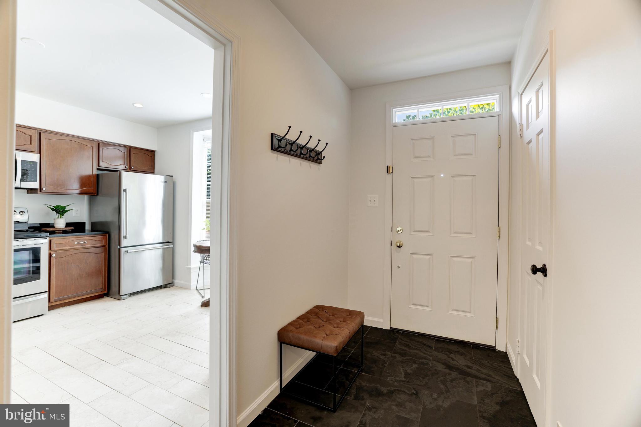 KINGS MANOR - Residential