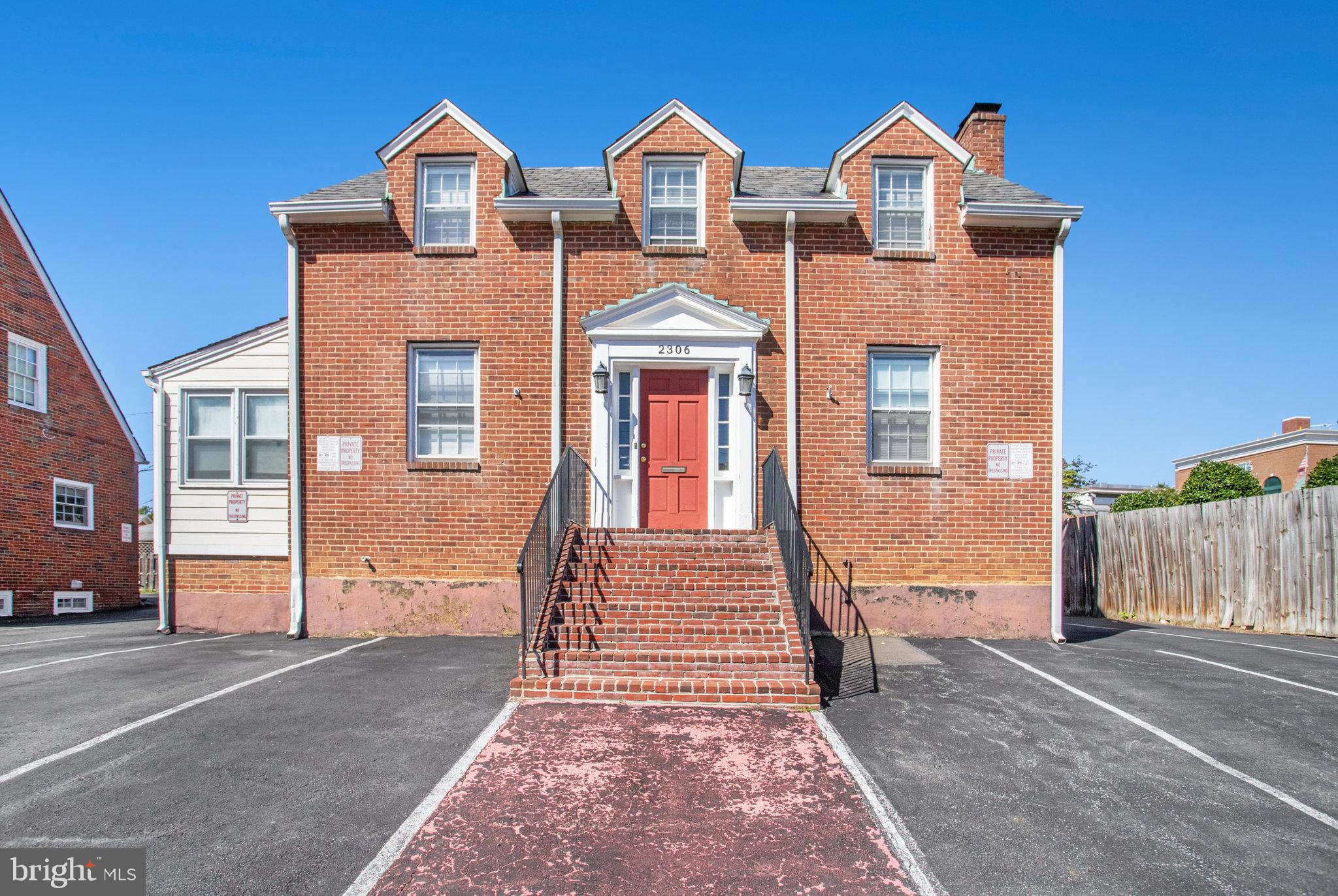 PENTAGON INDUSTRIAL CTR - Residential Lease