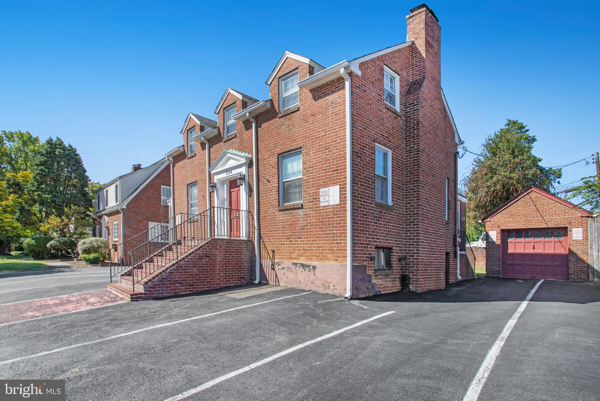 PENTAGON INDUSTRIAL CTR - Residential Lease