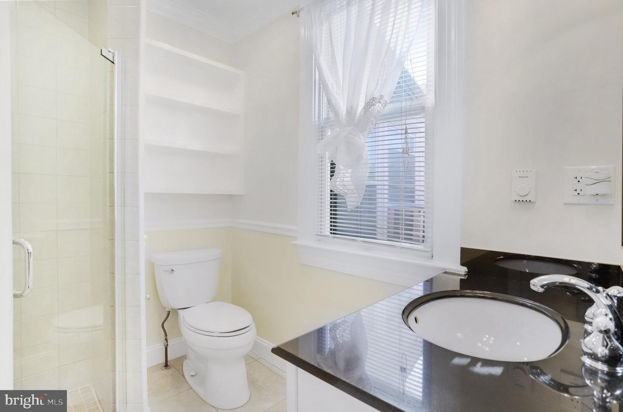 PENTAGON INDUSTRIAL CTR - Residential Lease