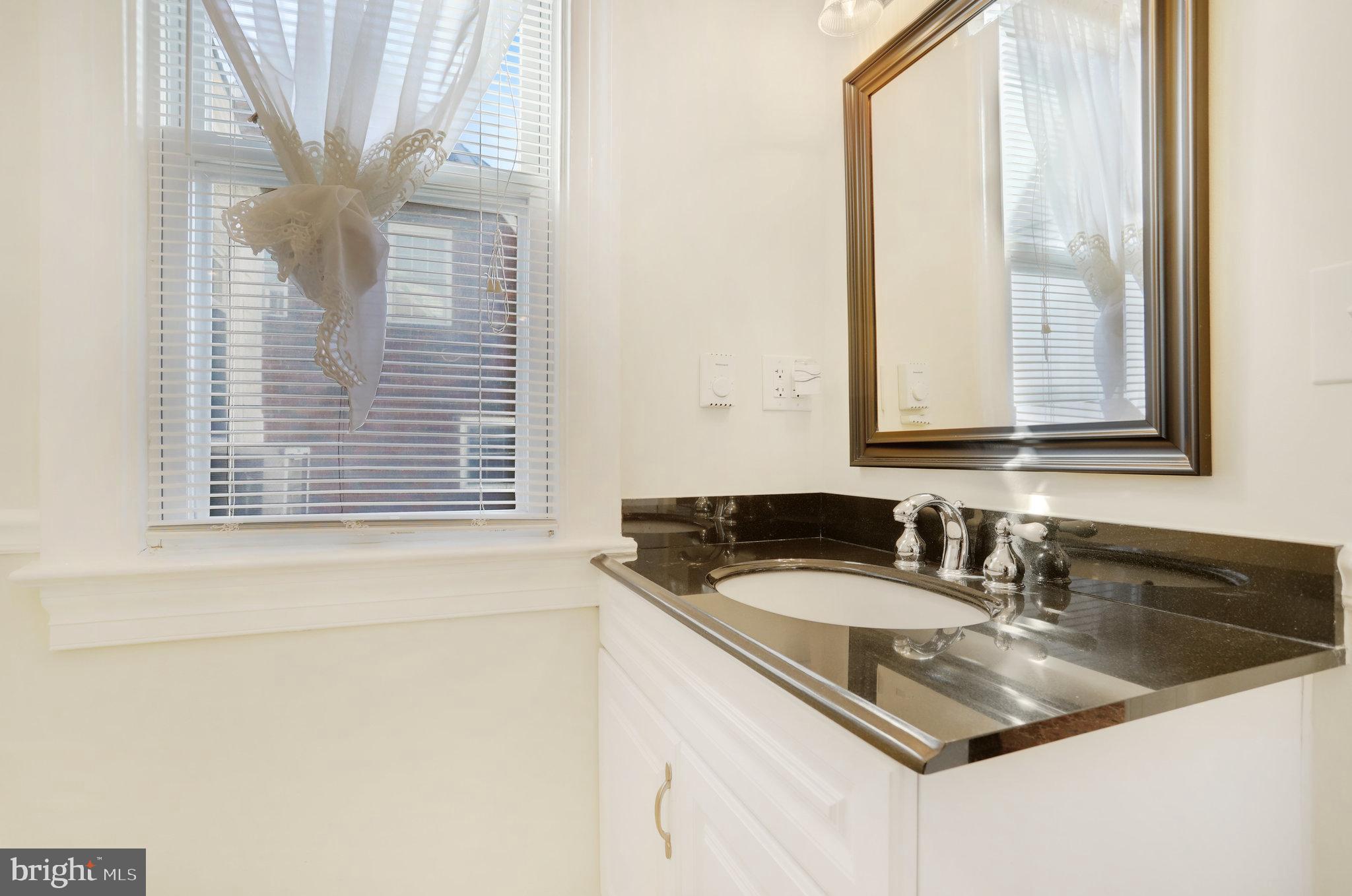 PENTAGON INDUSTRIAL CTR - Residential Lease