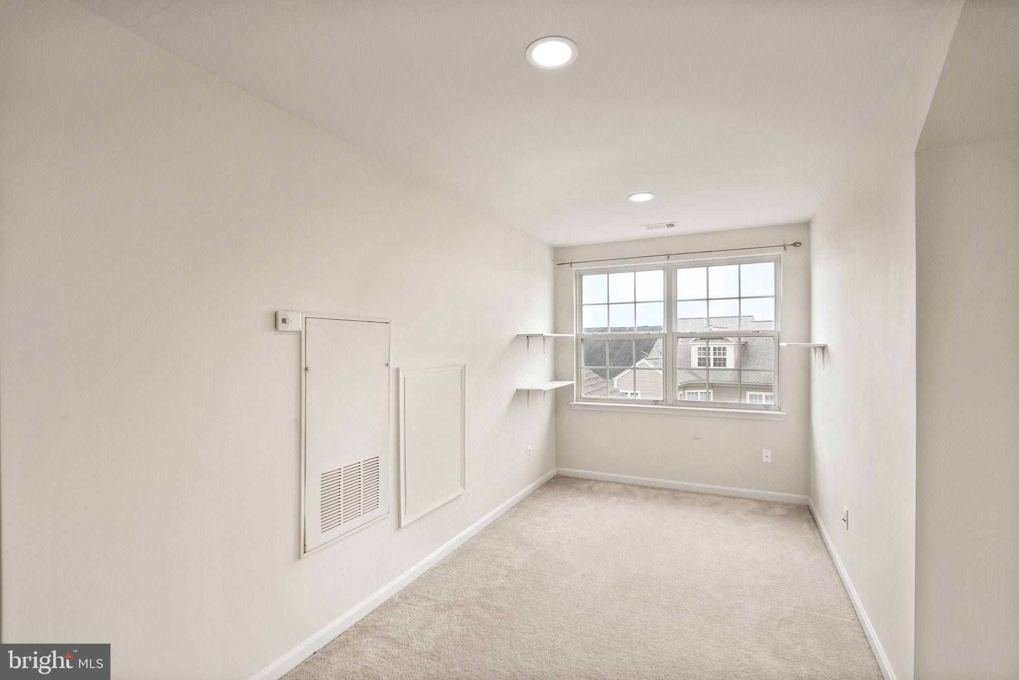 PEMBROOKE - Residential Lease