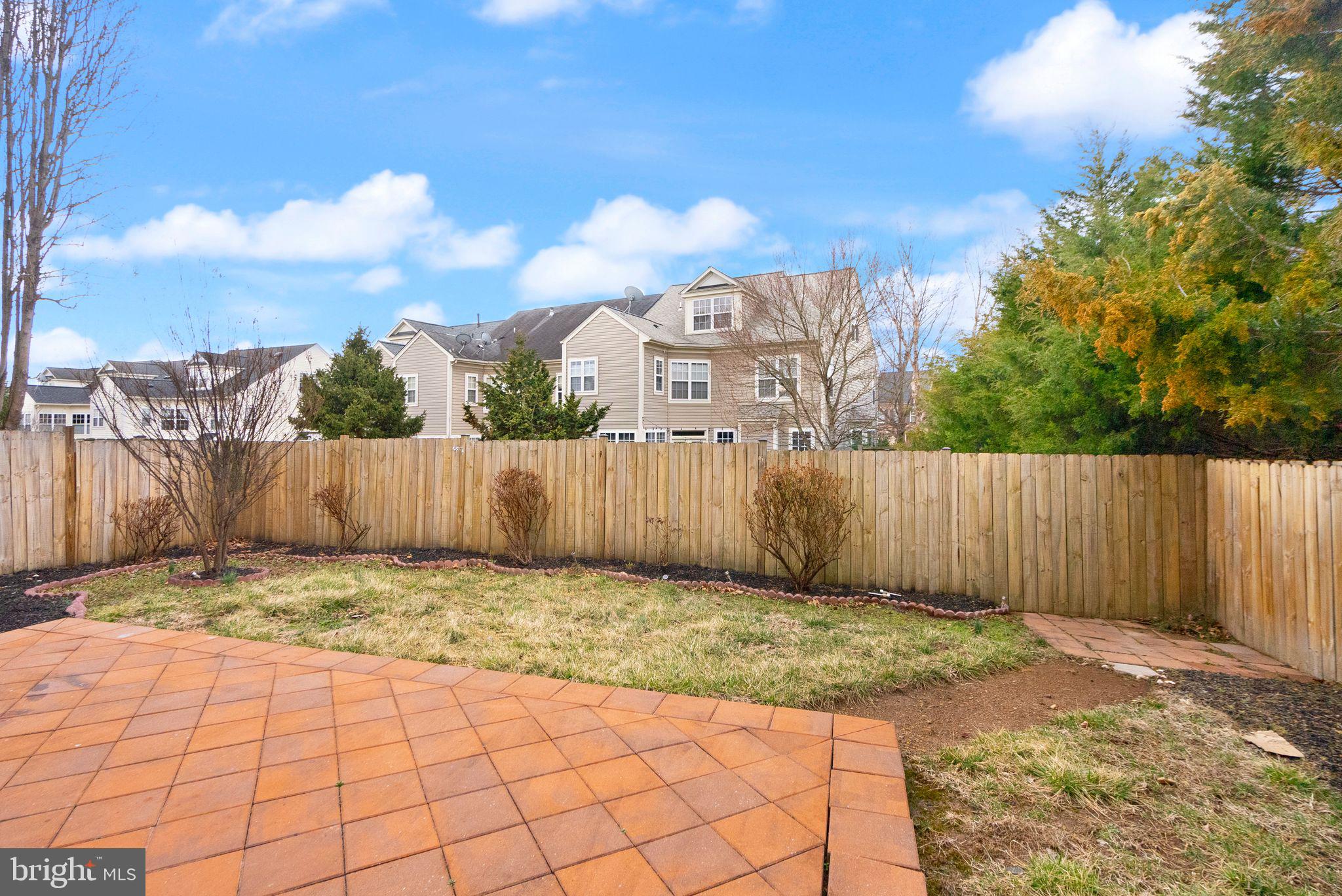 PEMBROOKE - Residential Lease