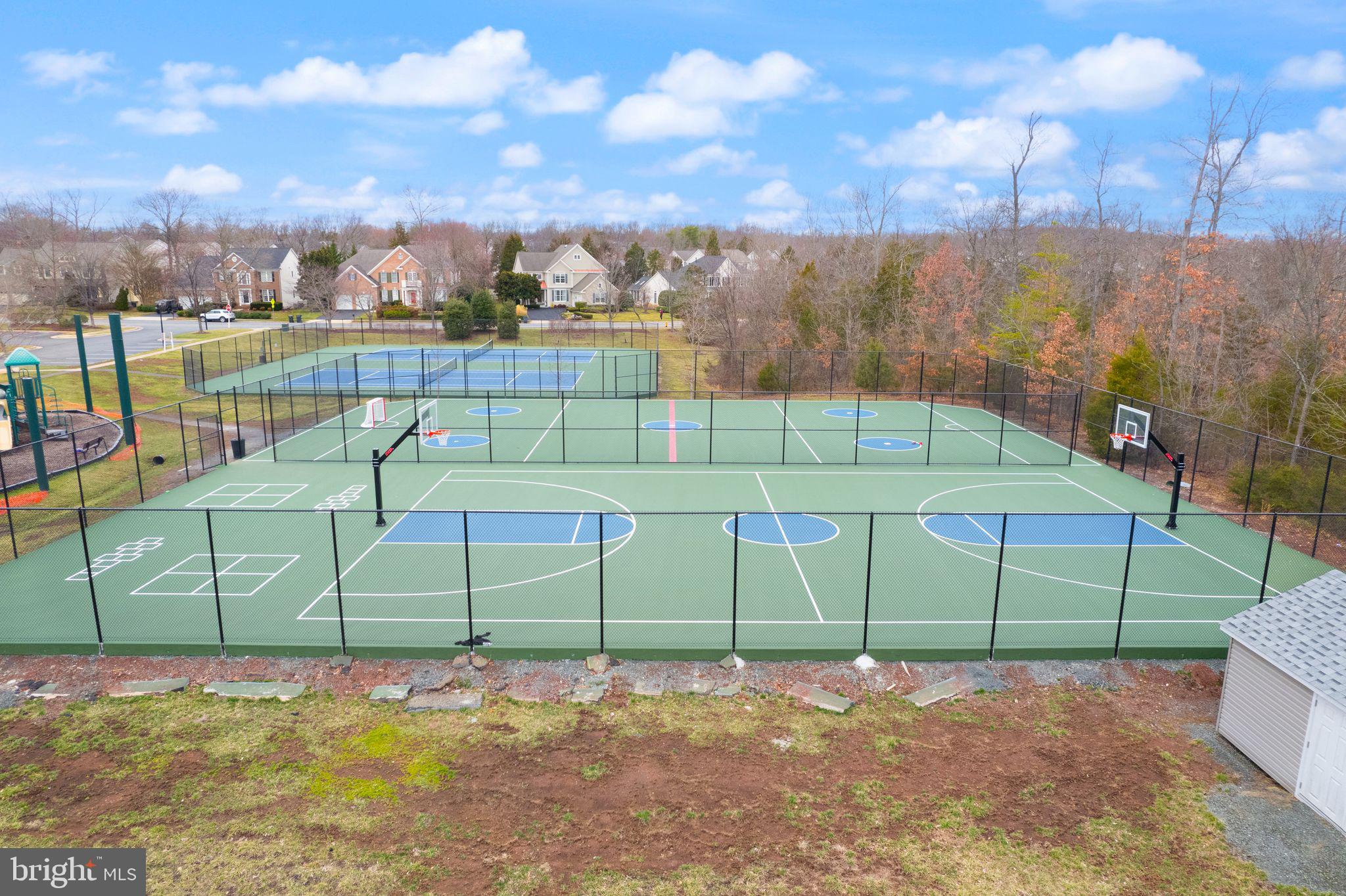 PEMBROOKE - Residential Lease