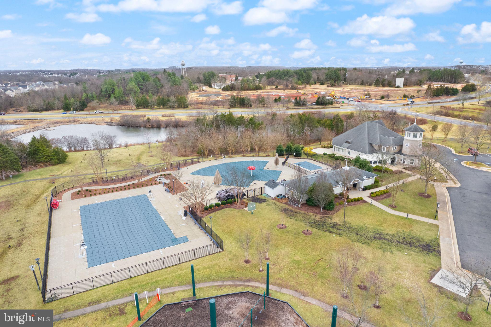 PEMBROOKE - Residential Lease