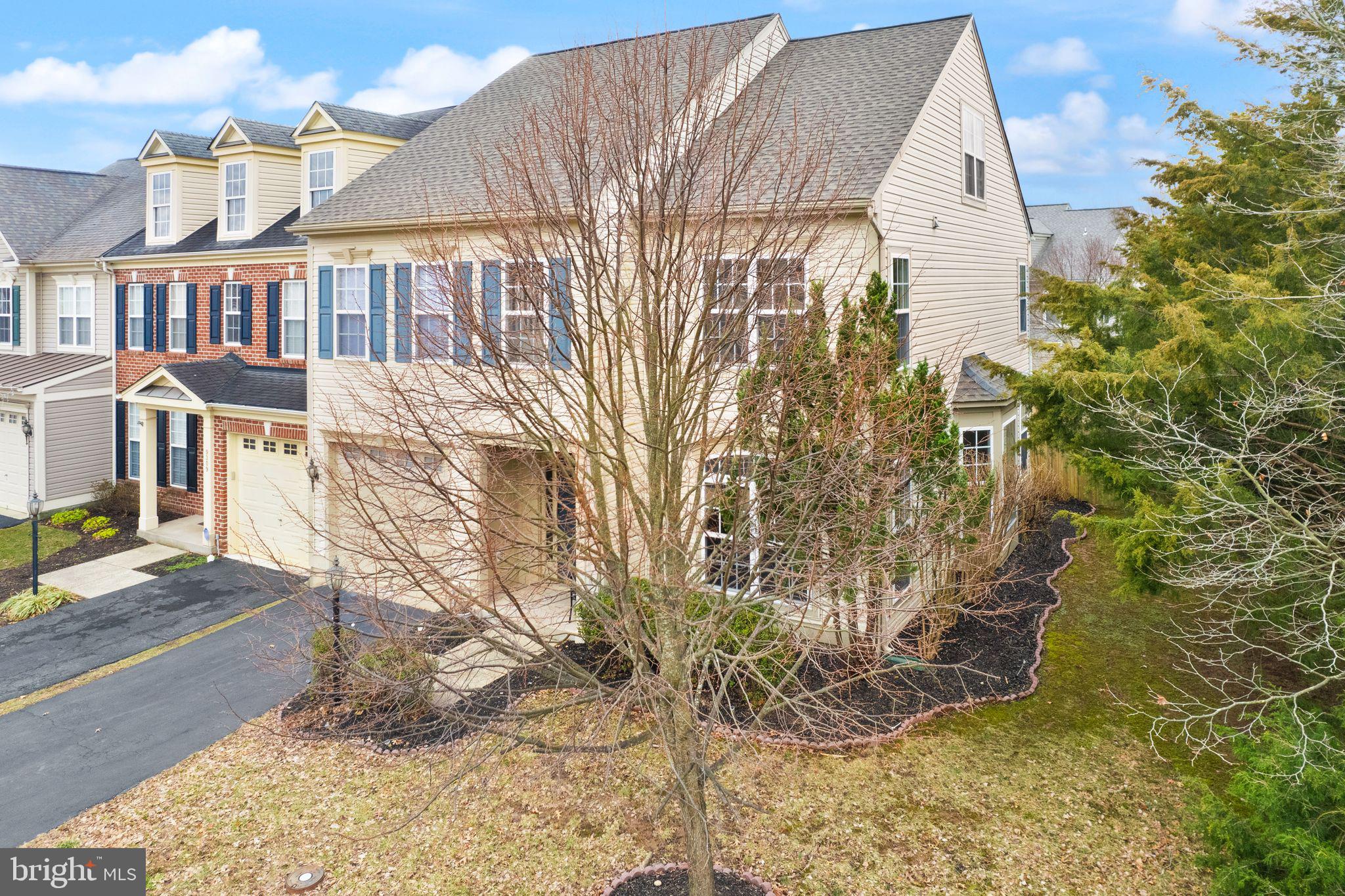 PEMBROOKE - Residential Lease