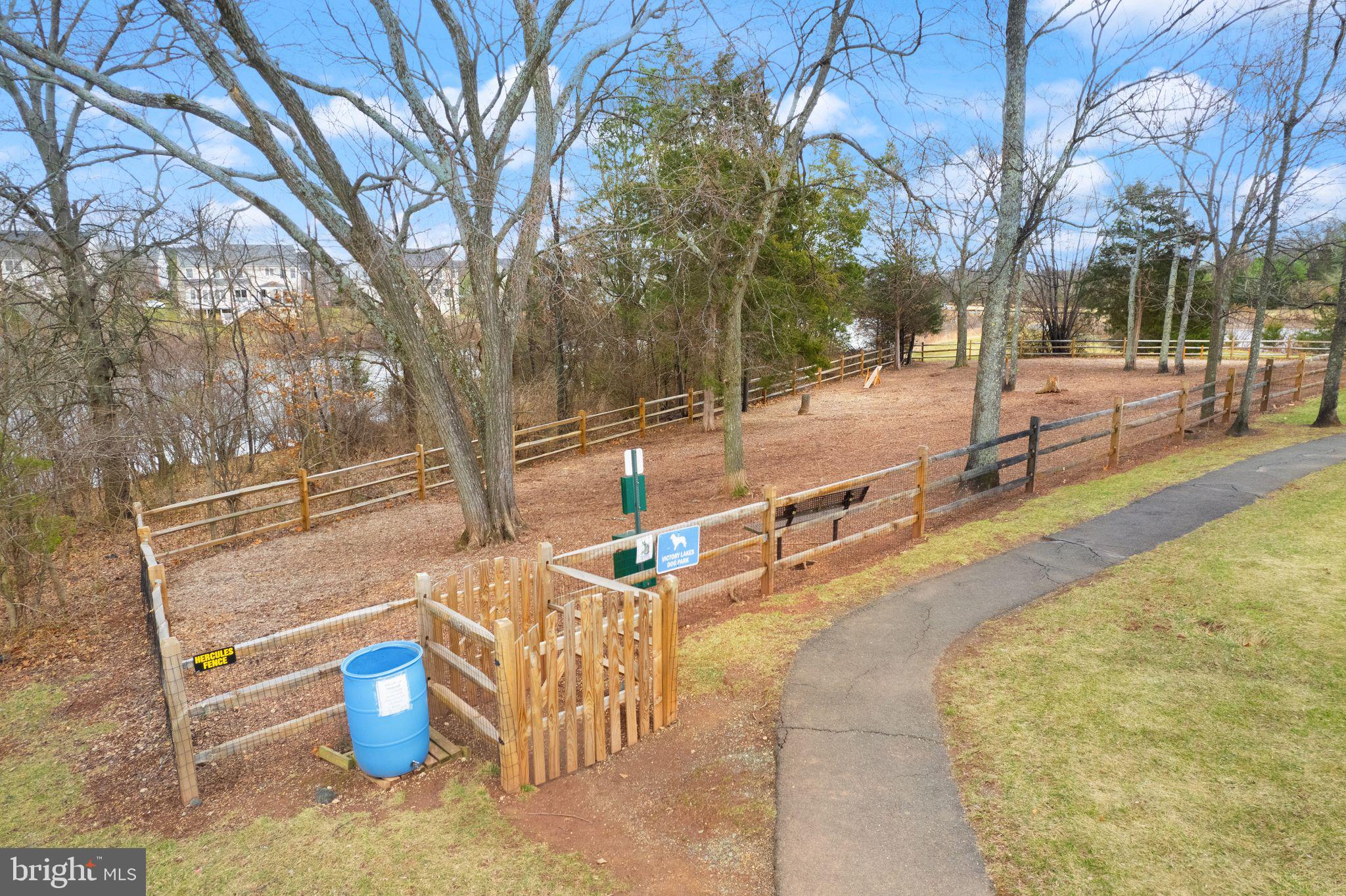 PEMBROOKE - Residential Lease