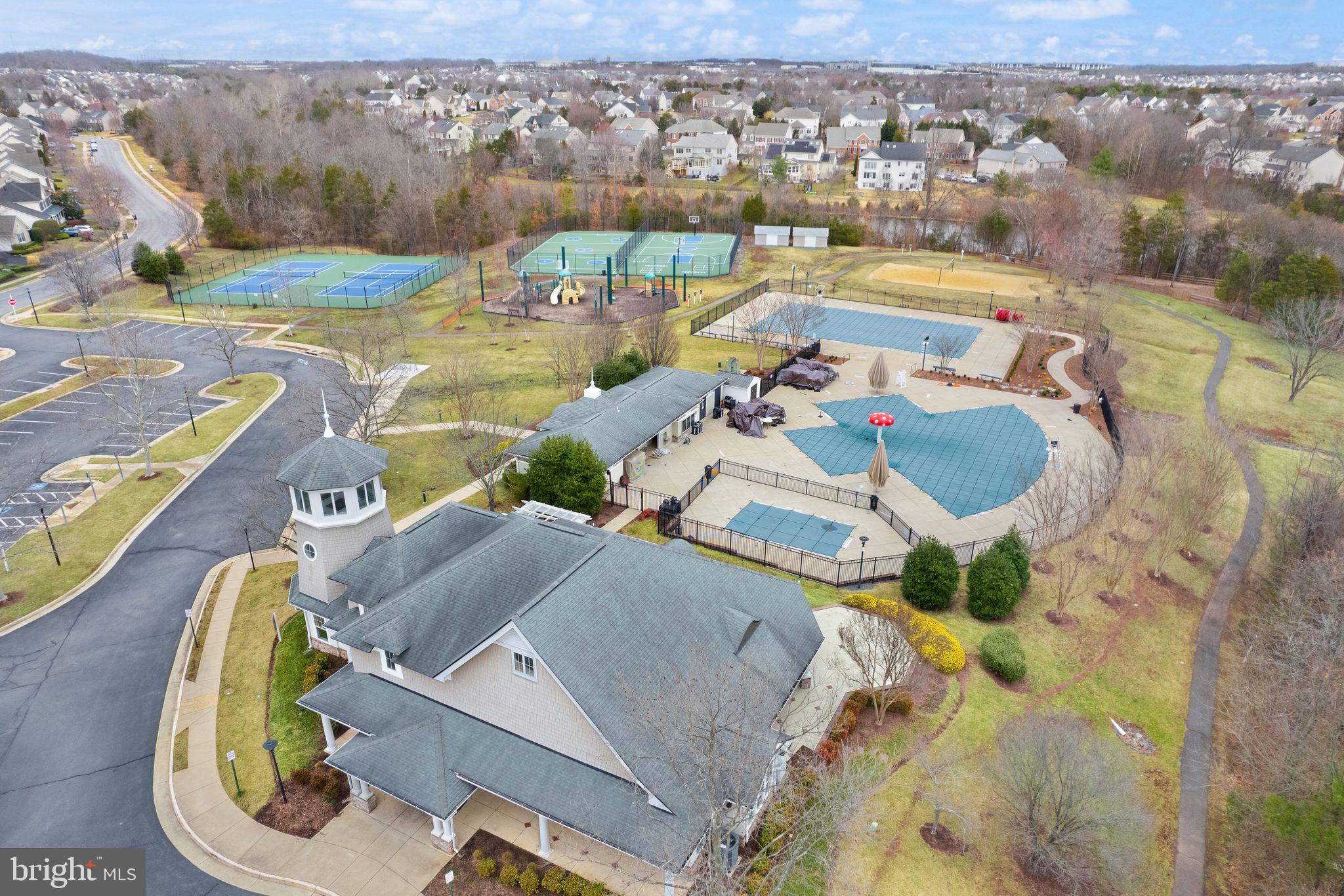 PEMBROOKE - Residential Lease