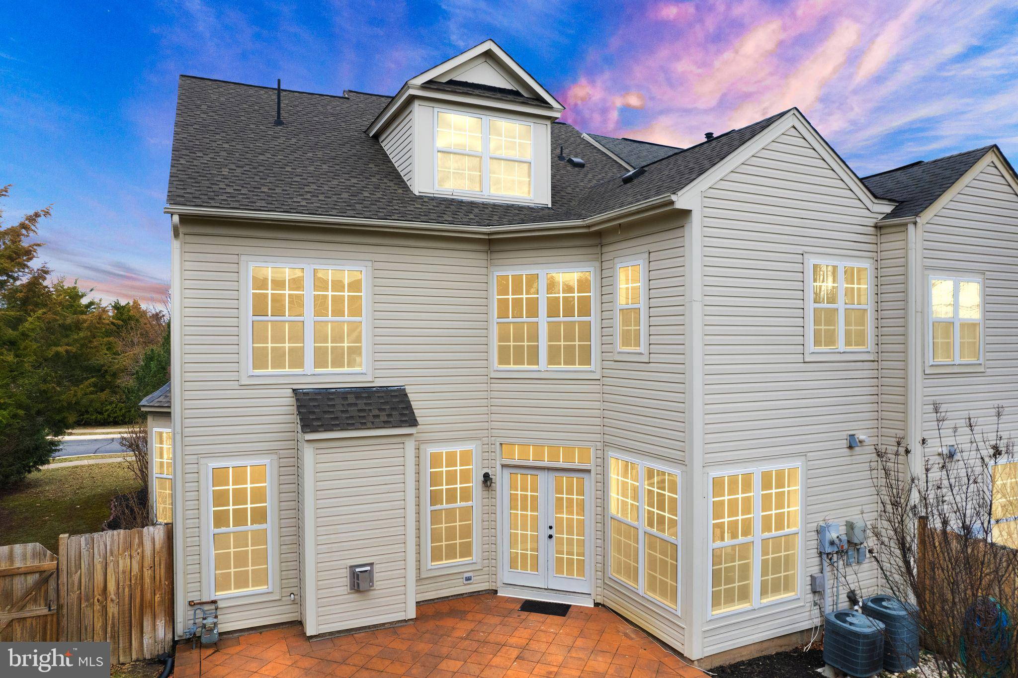 PEMBROOKE - Residential Lease