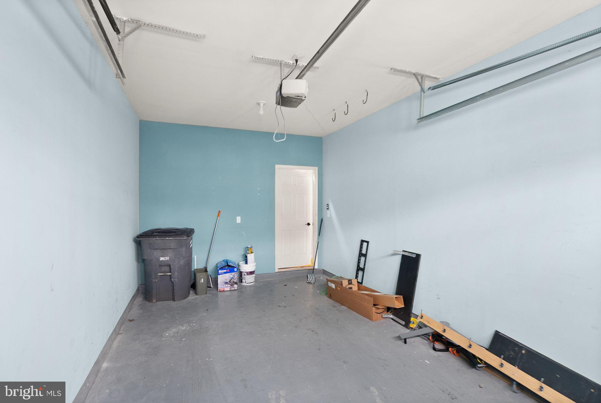 PEMBROOKE - Residential Lease