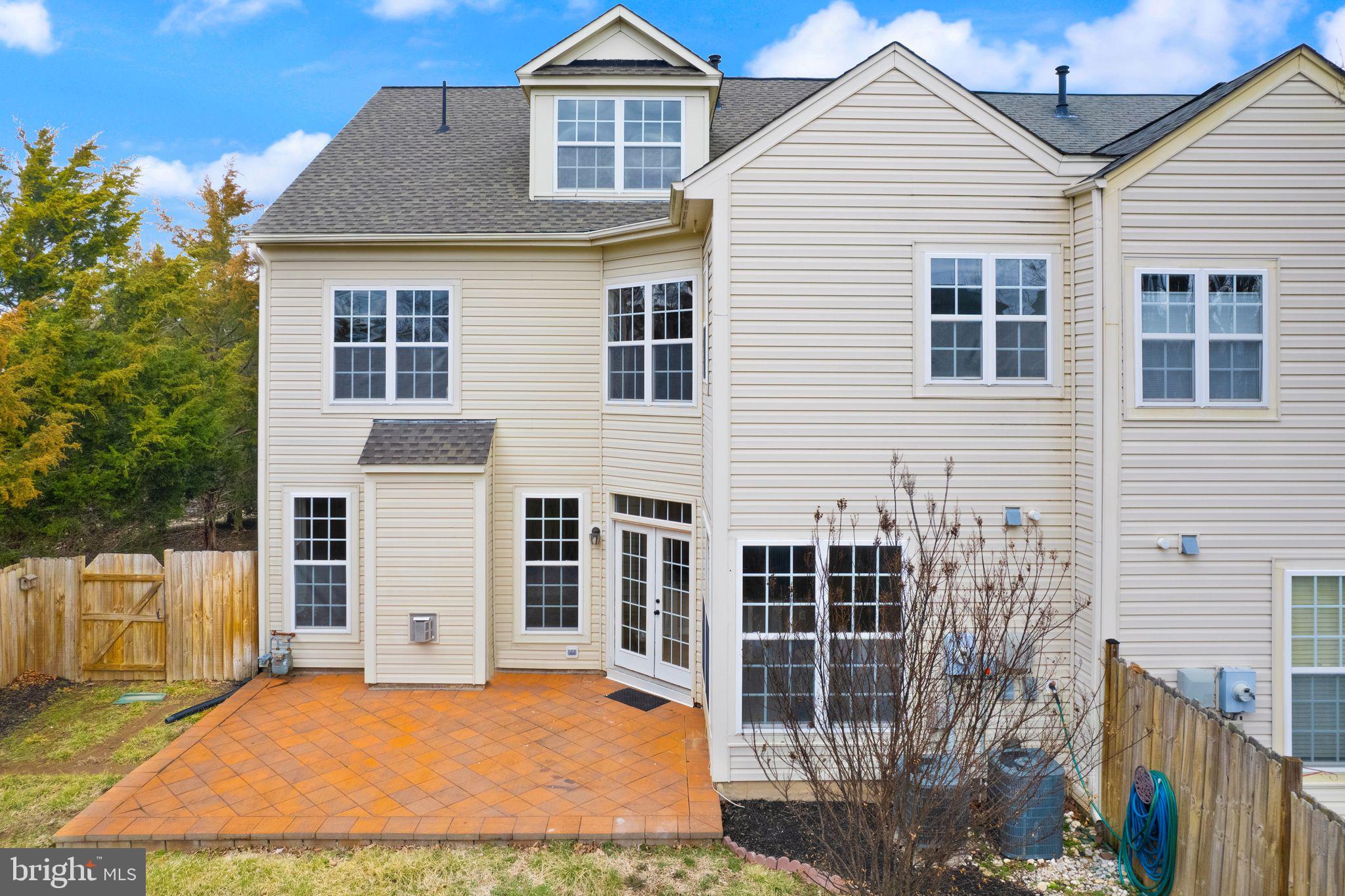 PEMBROOKE - Residential Lease