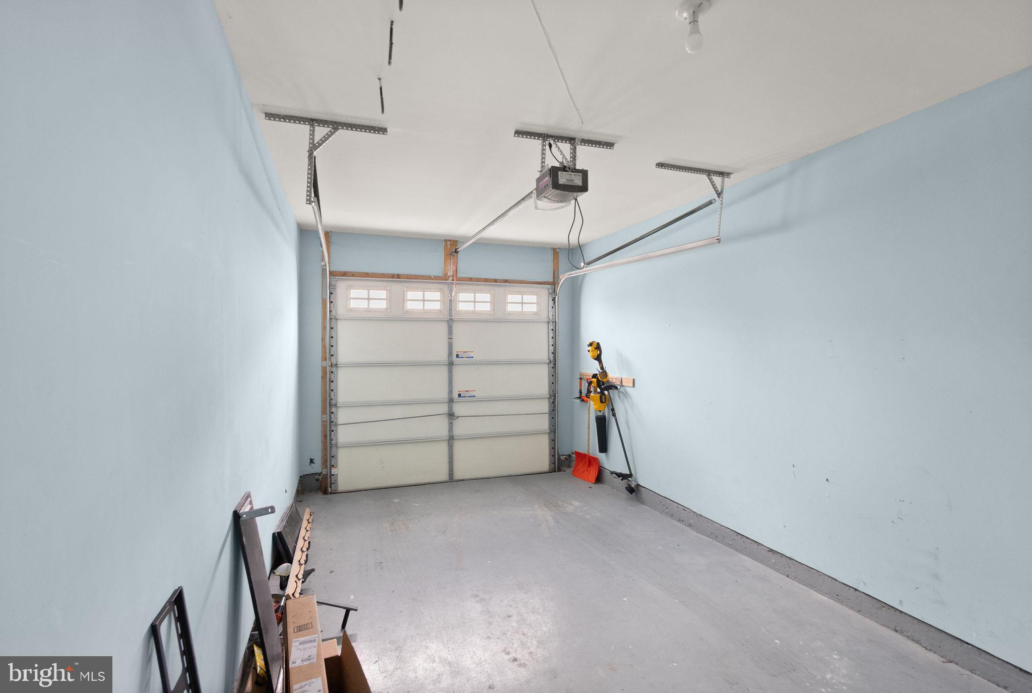 PEMBROOKE - Residential Lease