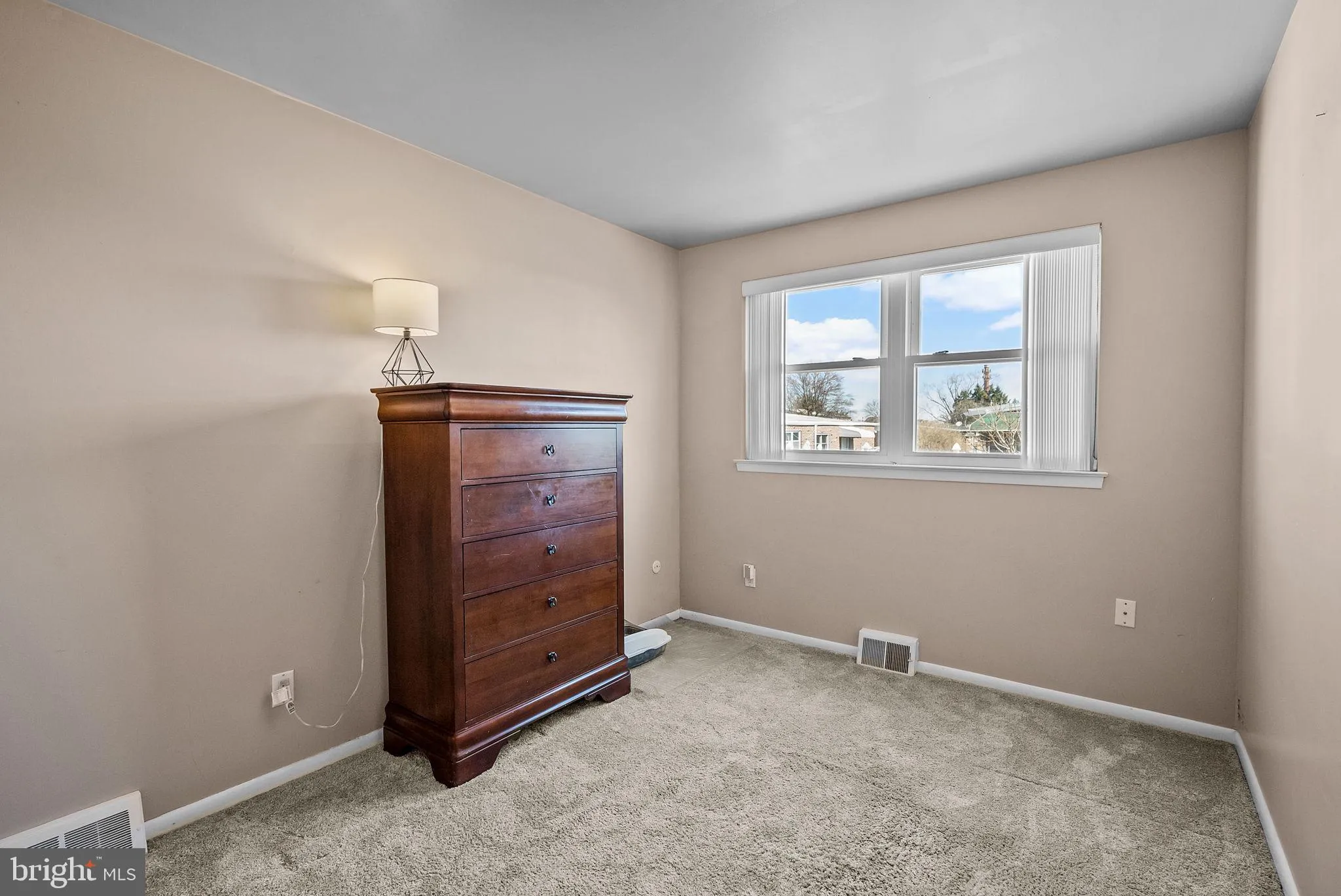 Philadelphia, Pennsylvania 19116, United States, 3 Bedrooms Bedrooms, ,3 BathroomsBathrooms,Residential,Pending,91109