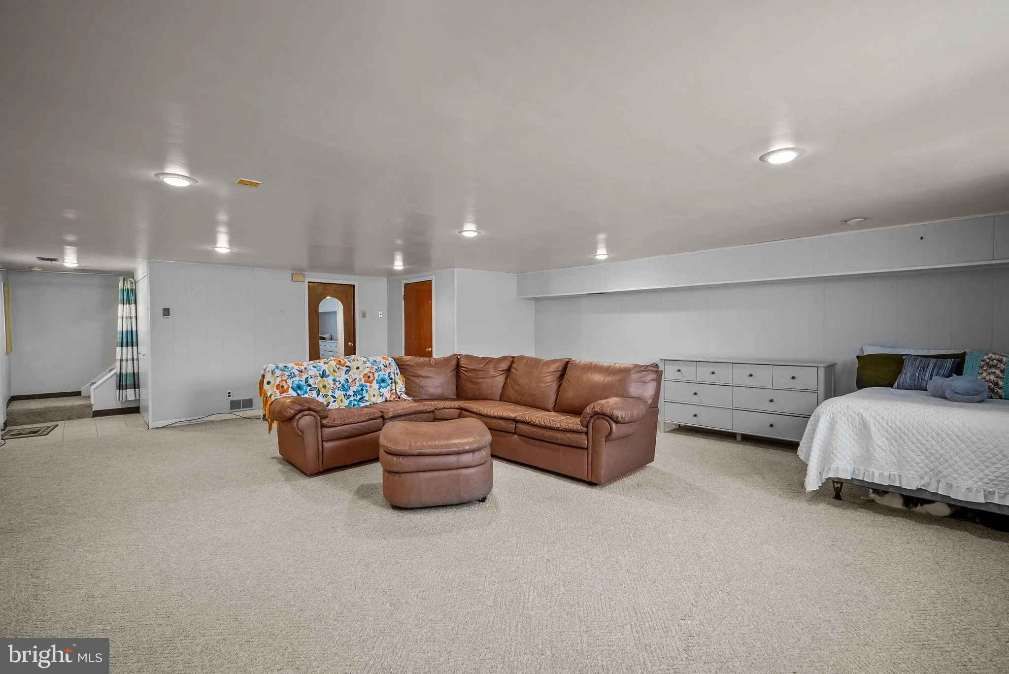 Philadelphia, Pennsylvania 19116, United States, 3 Bedrooms Bedrooms, ,3 BathroomsBathrooms,Residential,Pending,91109