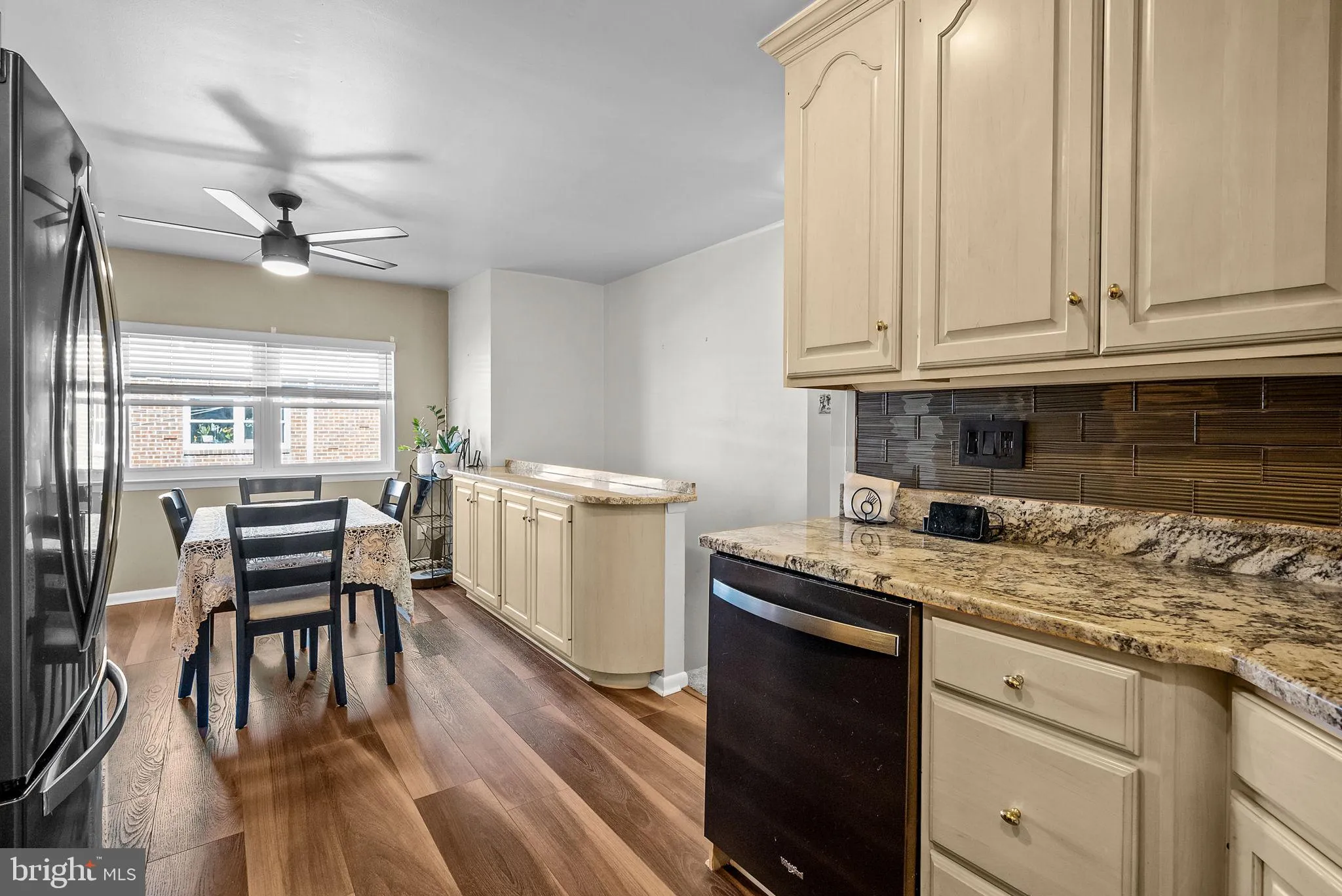 Philadelphia, Pennsylvania 19116, United States, 3 Bedrooms Bedrooms, ,3 BathroomsBathrooms,Residential,Pending,91109