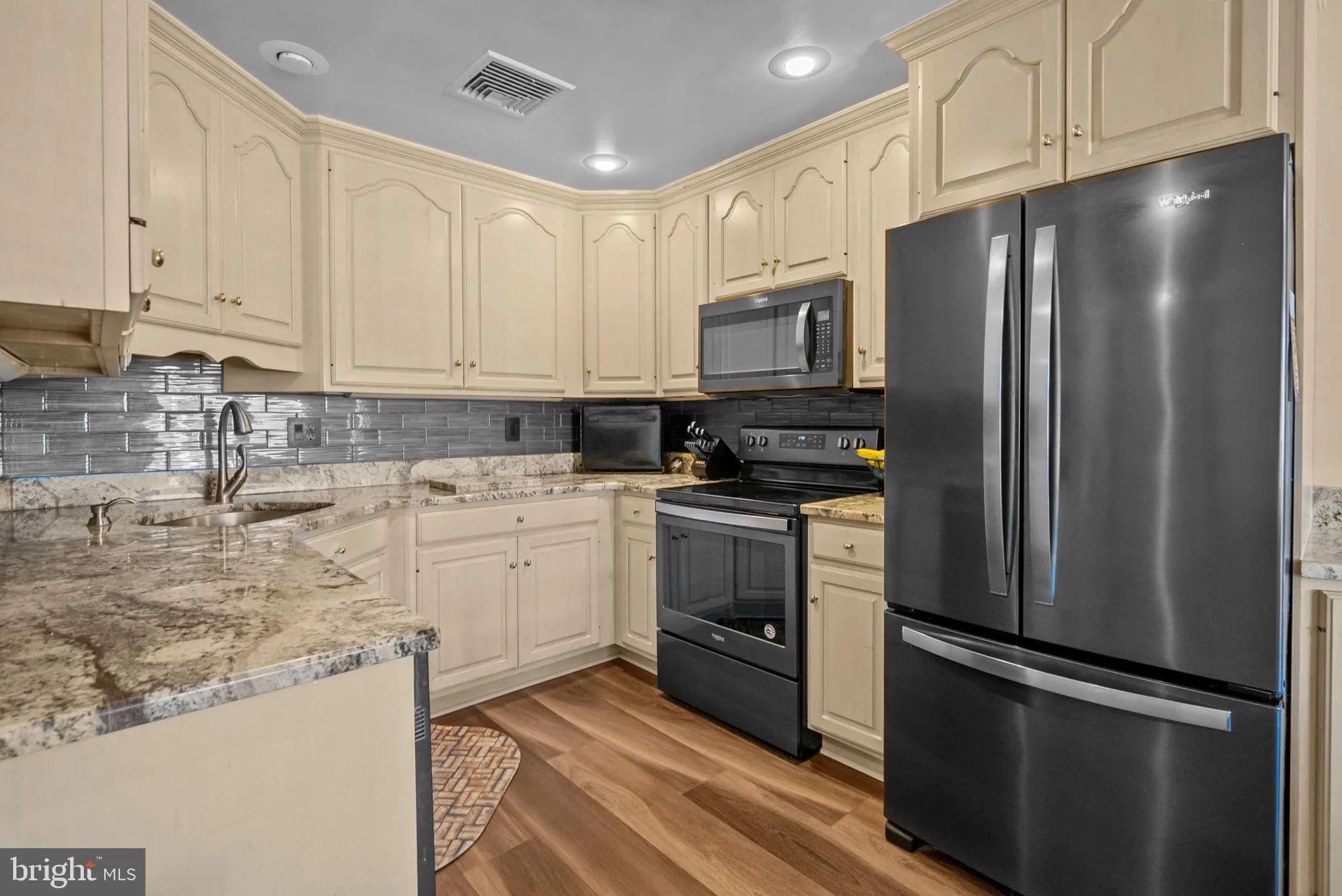 Philadelphia, Pennsylvania 19116, United States, 3 Bedrooms Bedrooms, ,3 BathroomsBathrooms,Residential,Pending,91109