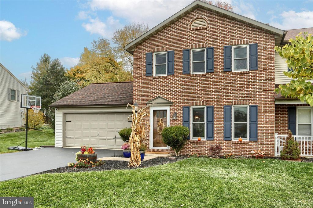 Photo of 212 Pleasant Hill Drive, Lititz, PA 17543 (MLS # PALA2042970)