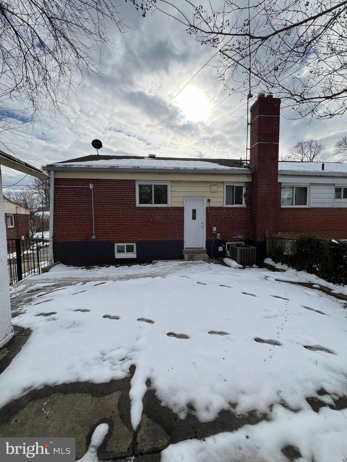 NEW HAMPSHIRE ESTATES - Residential Lease