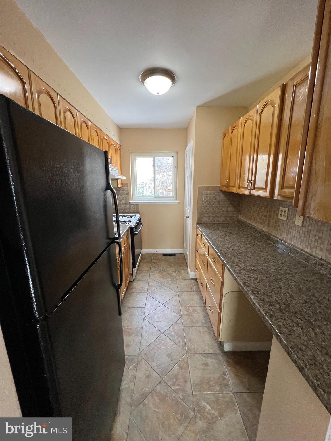 NEW HAMPSHIRE ESTATES - Residential Lease