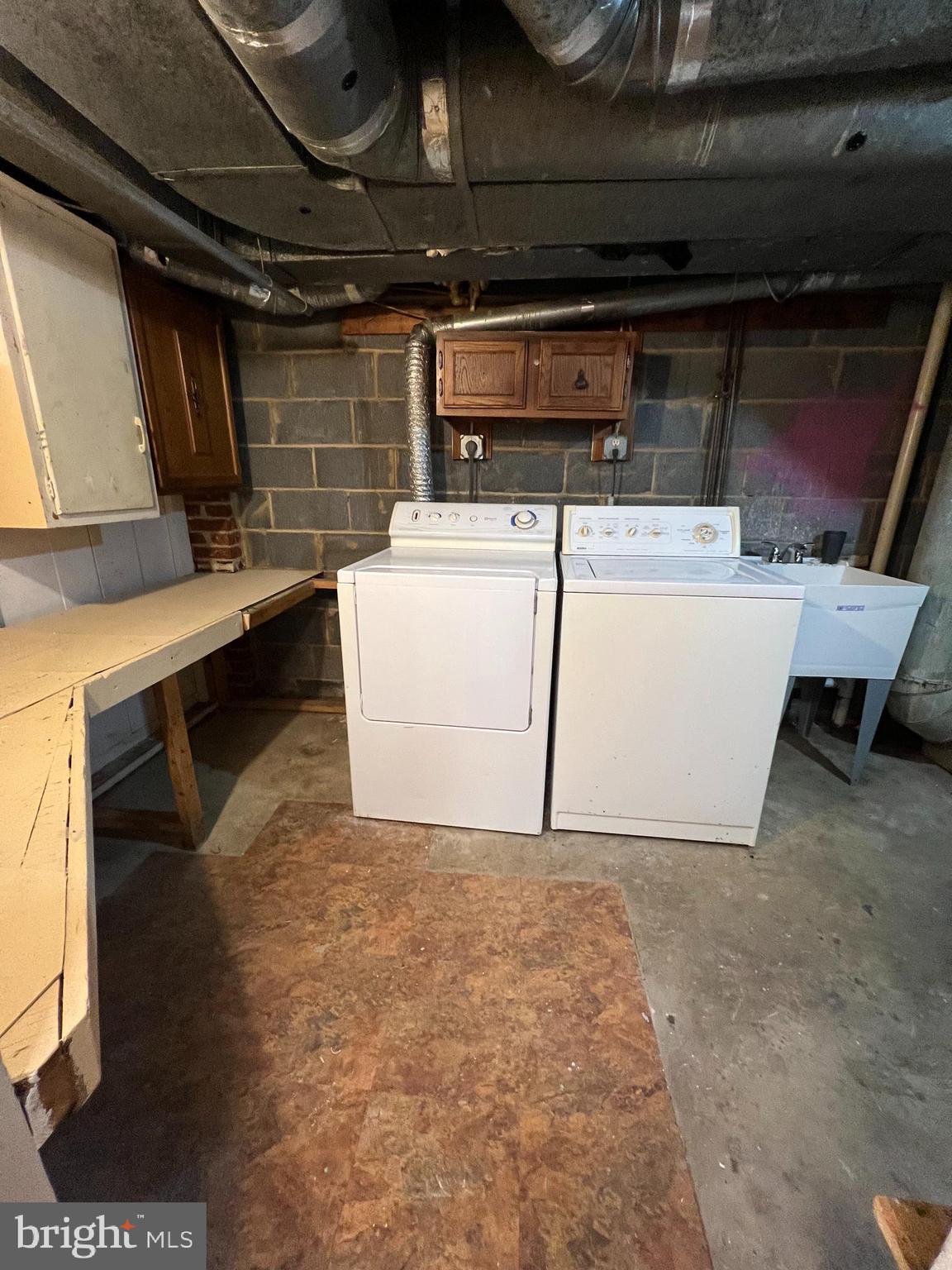 NEW HAMPSHIRE ESTATES - Residential Lease