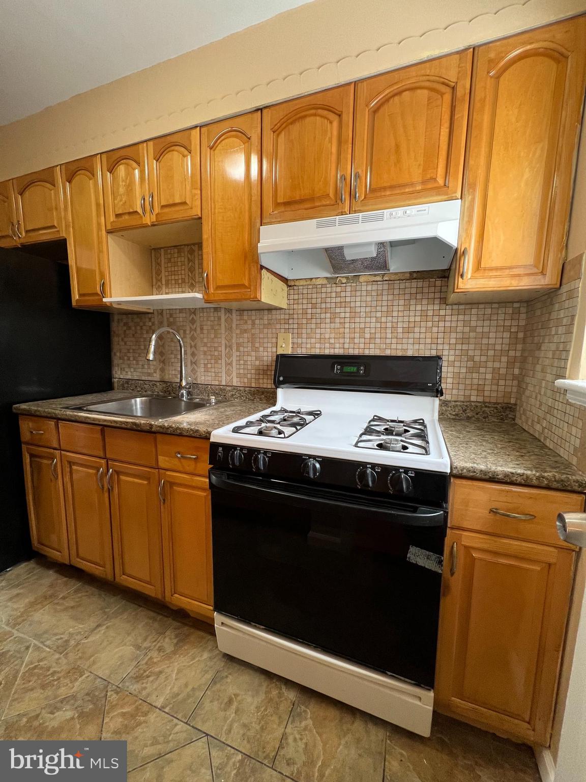 NEW HAMPSHIRE ESTATES - Residential Lease