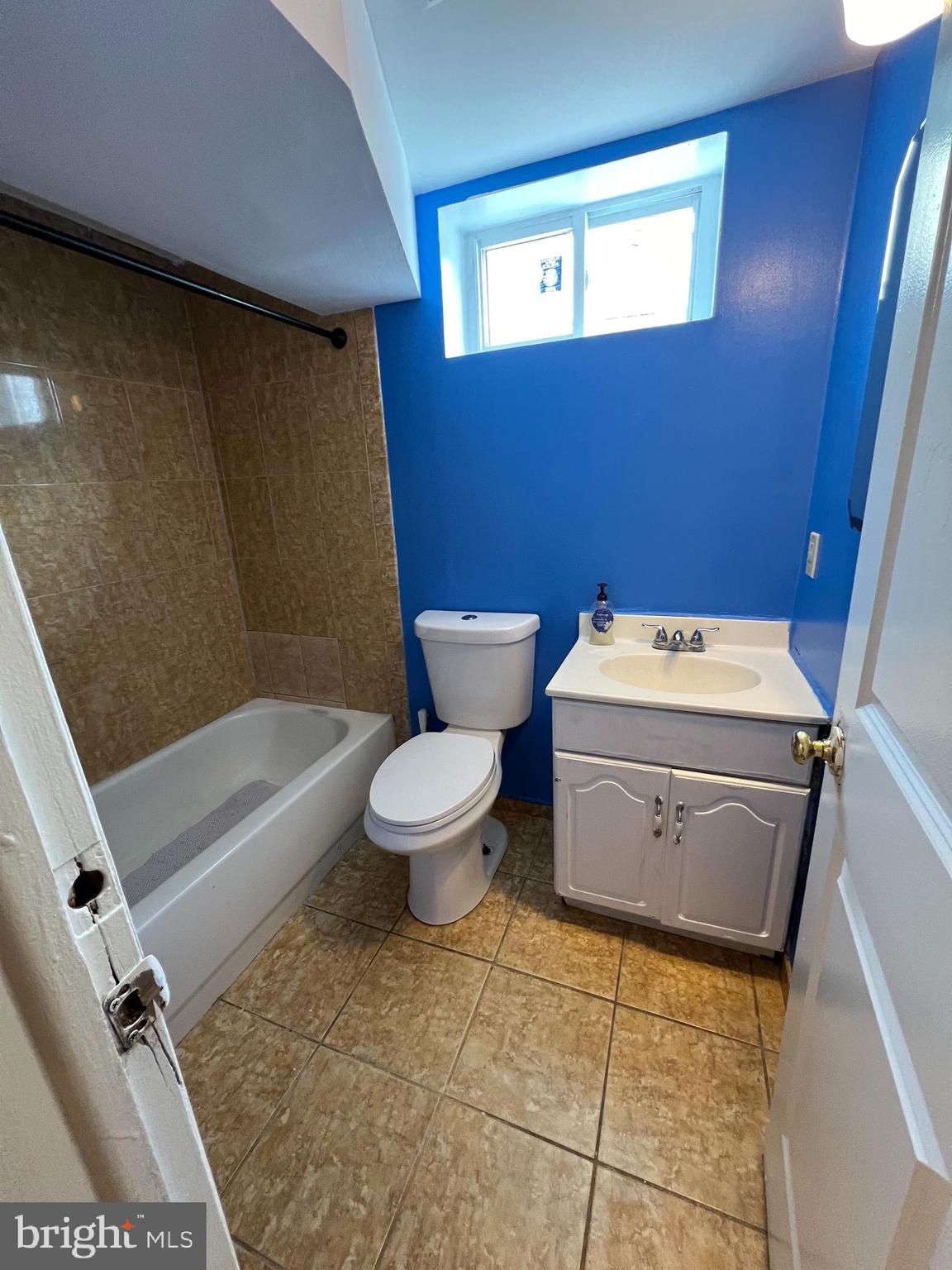 NEW HAMPSHIRE ESTATES - Residential Lease