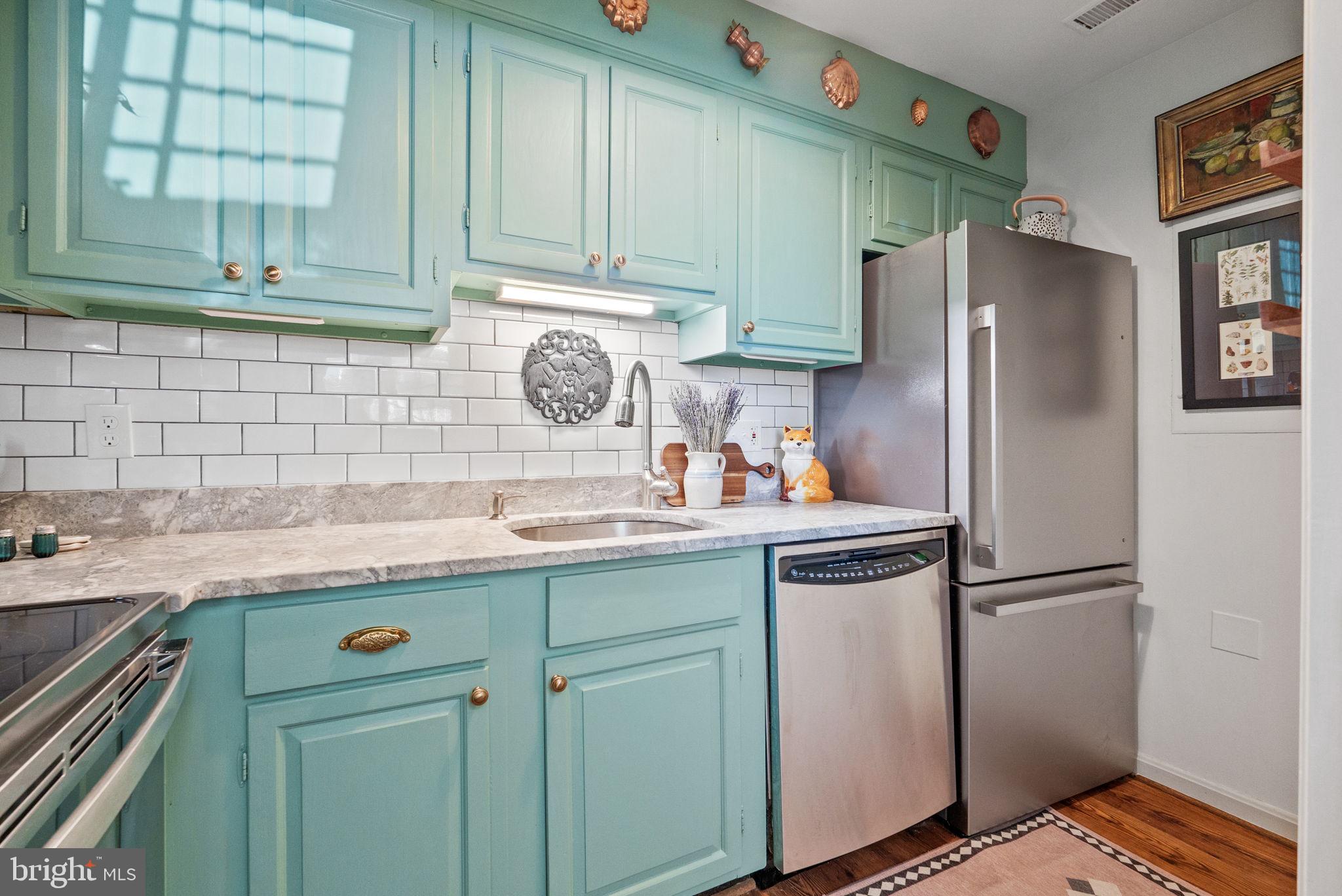 LEE MEWS - Residential