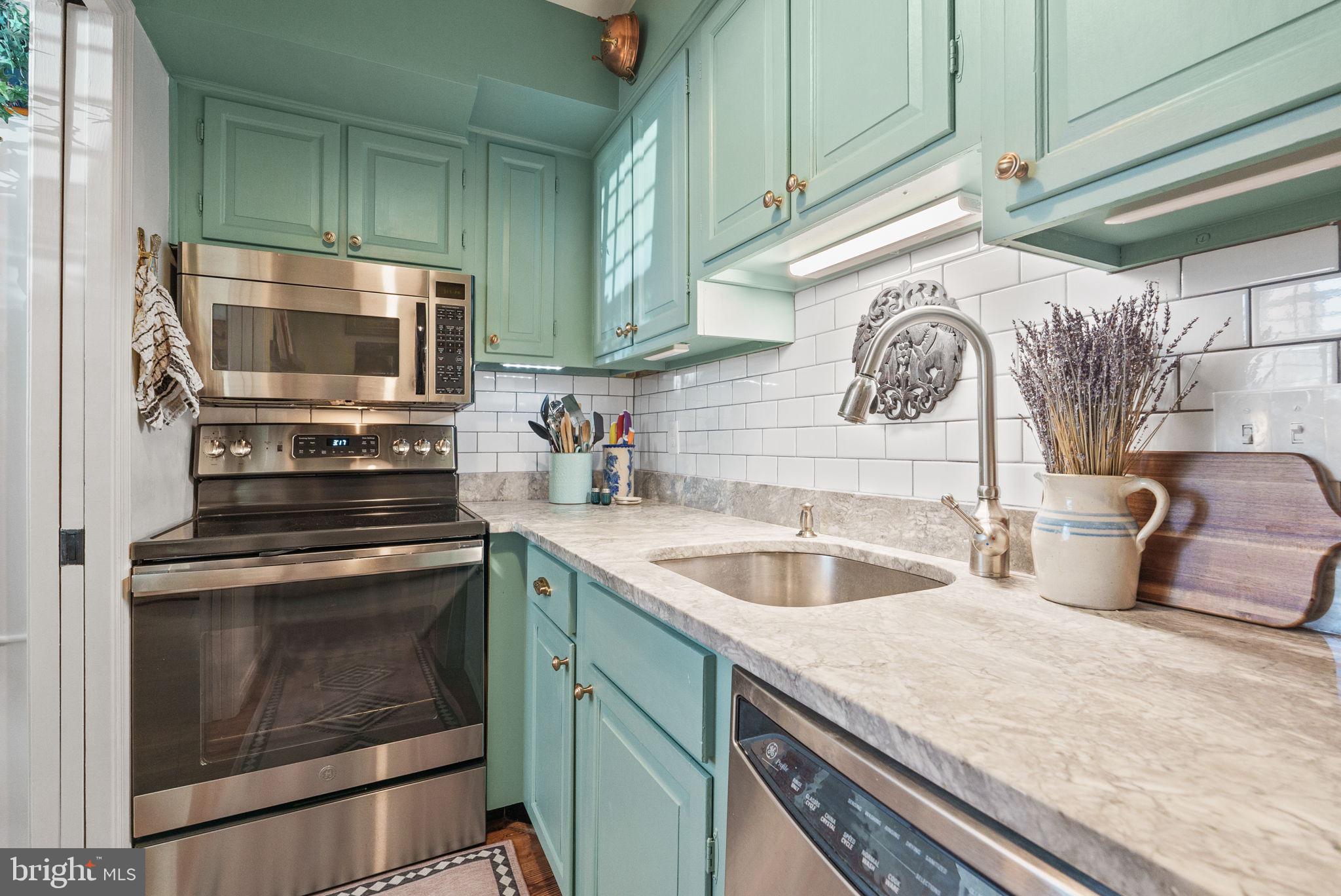 LEE MEWS - Residential