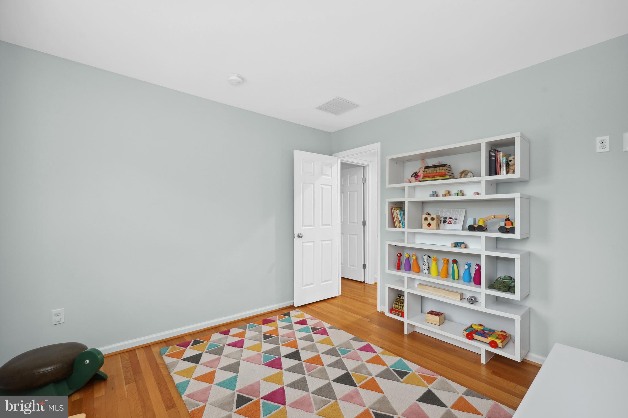 RIVERSIDE - Residential