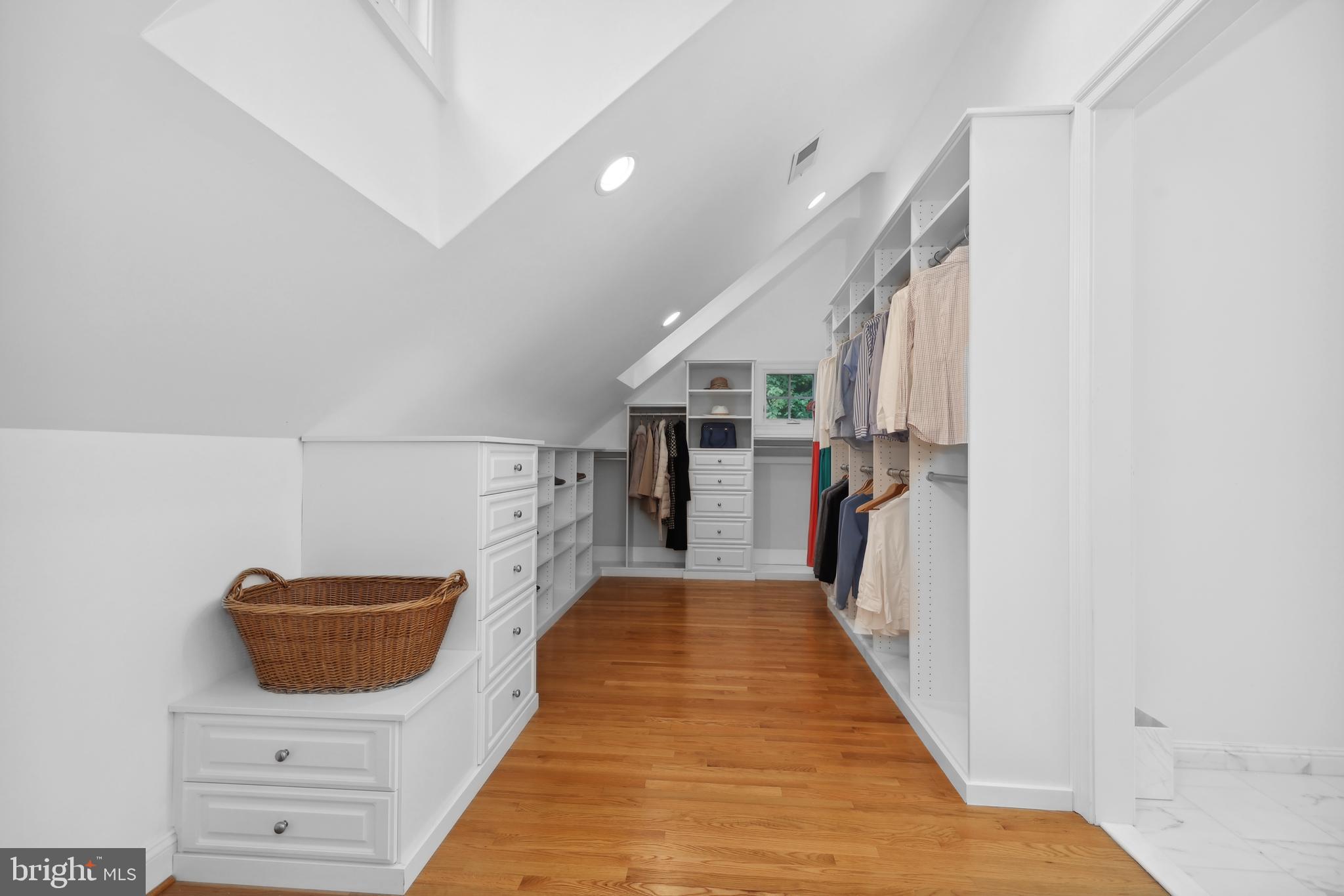 RIVERSIDE - Residential