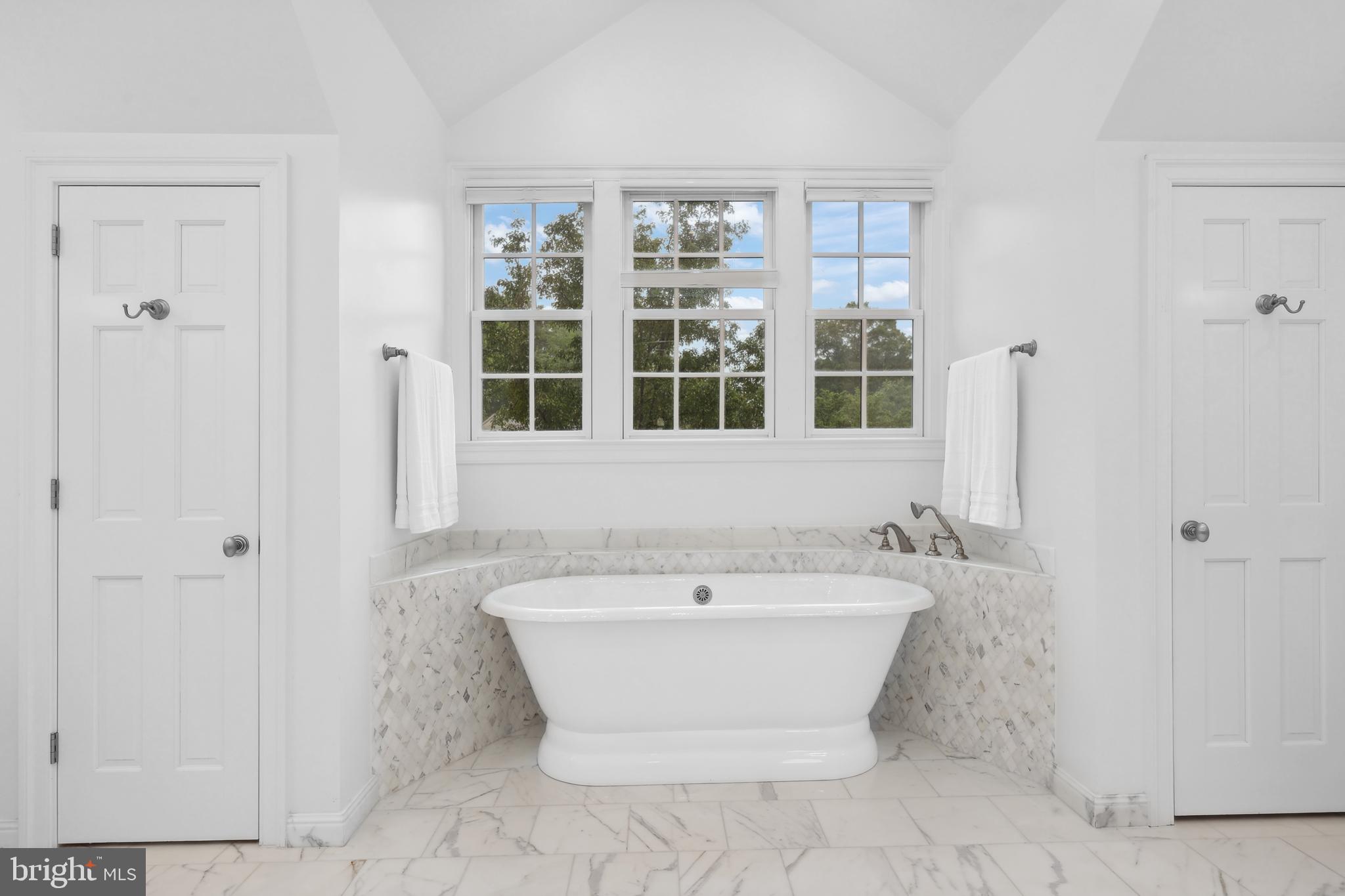 RIVERSIDE - Residential