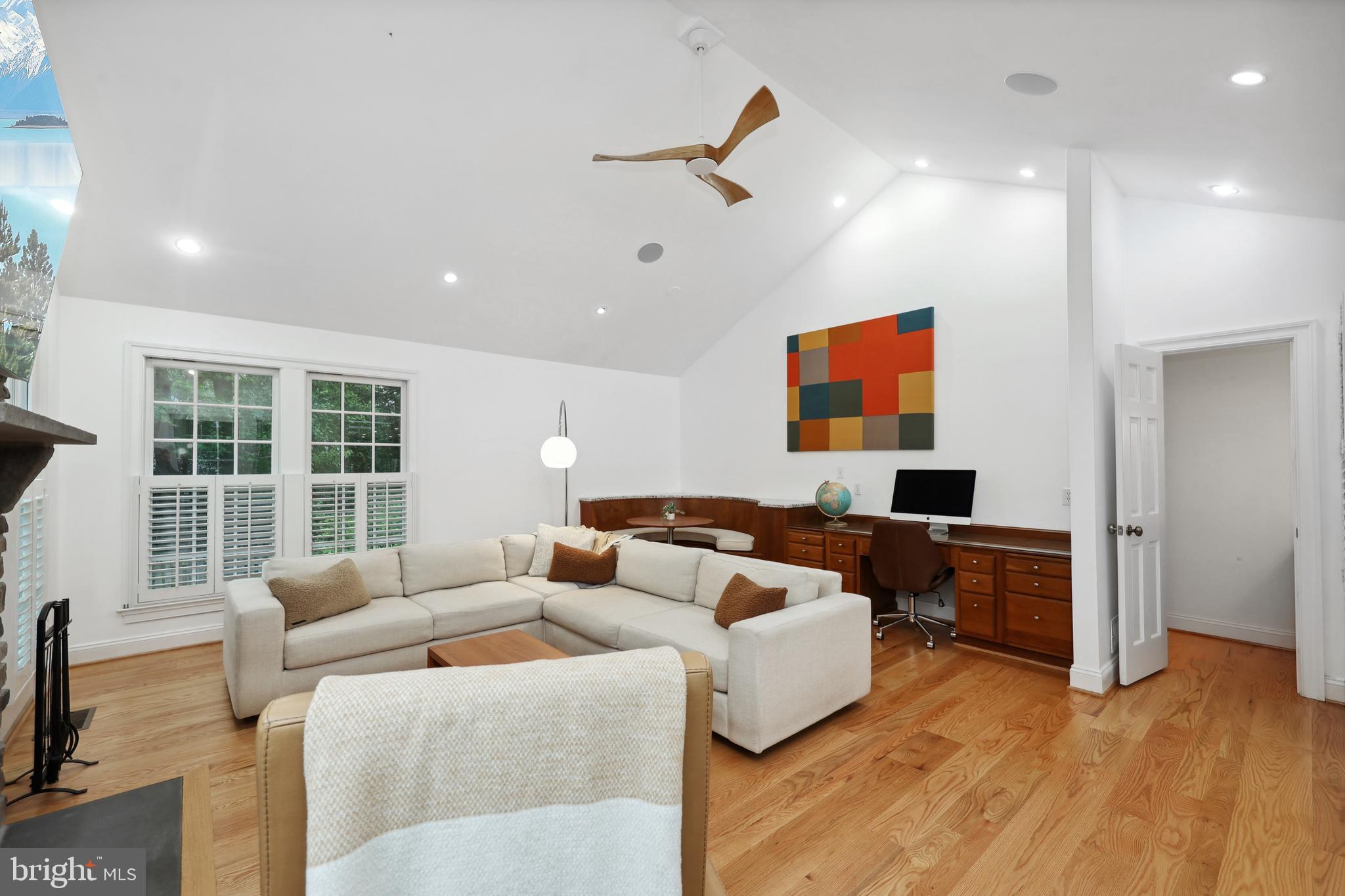 RIVERSIDE - Residential