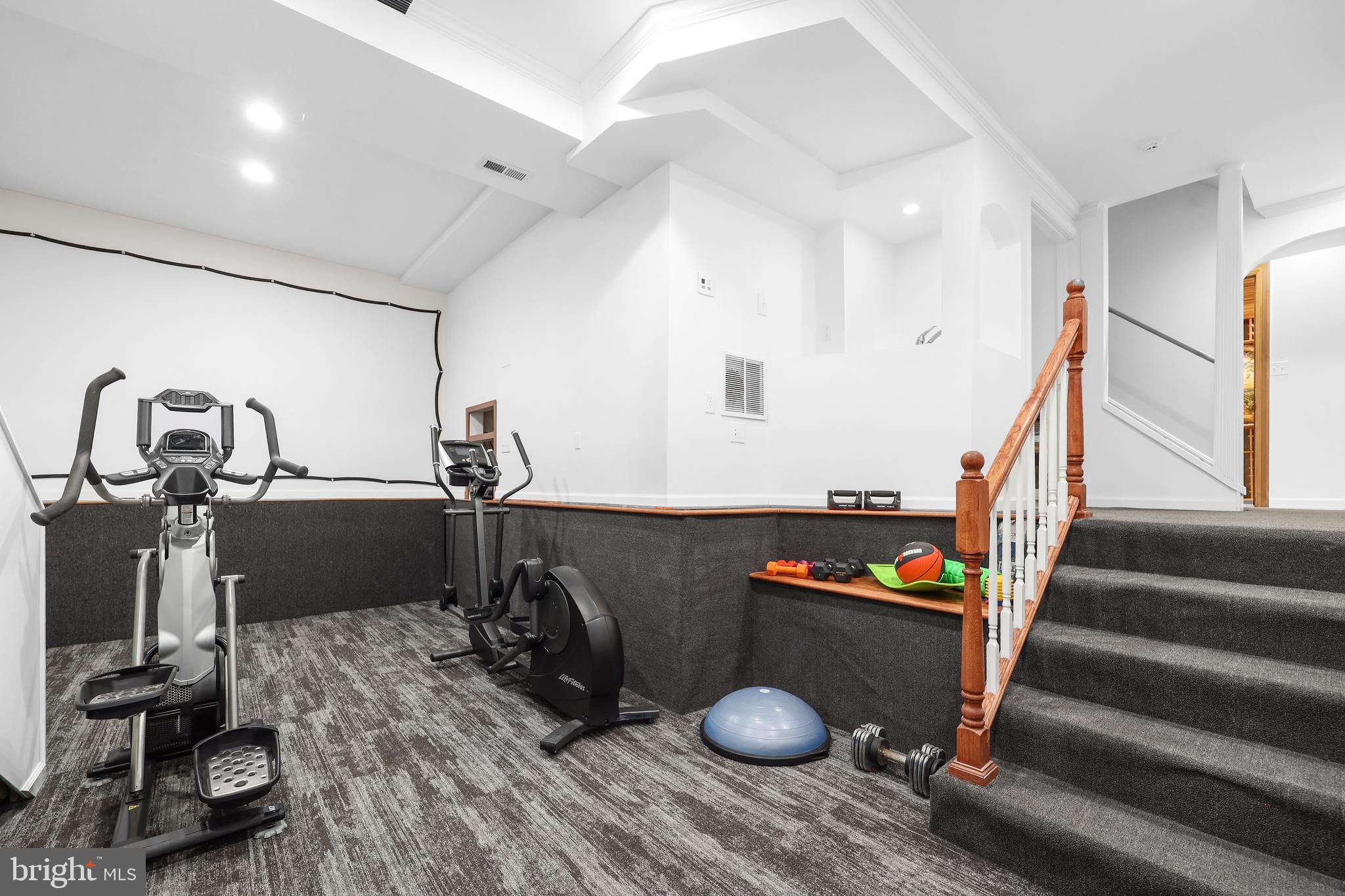 RIVERSIDE - Residential