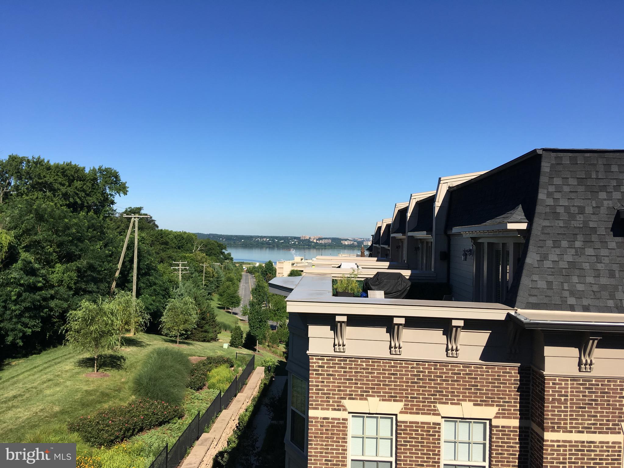 NATIONAL HARBOR - Residential Lease