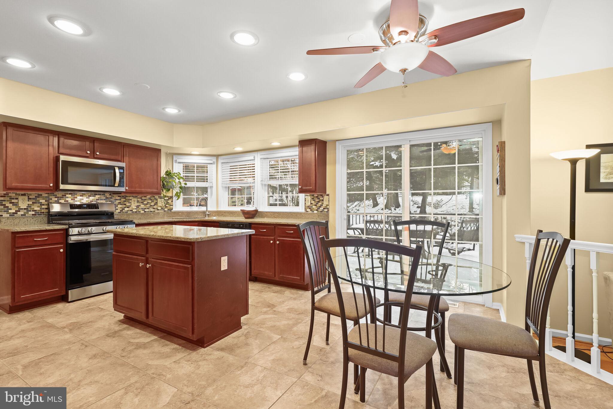 VILLAGE OF LONG REACH - Residential