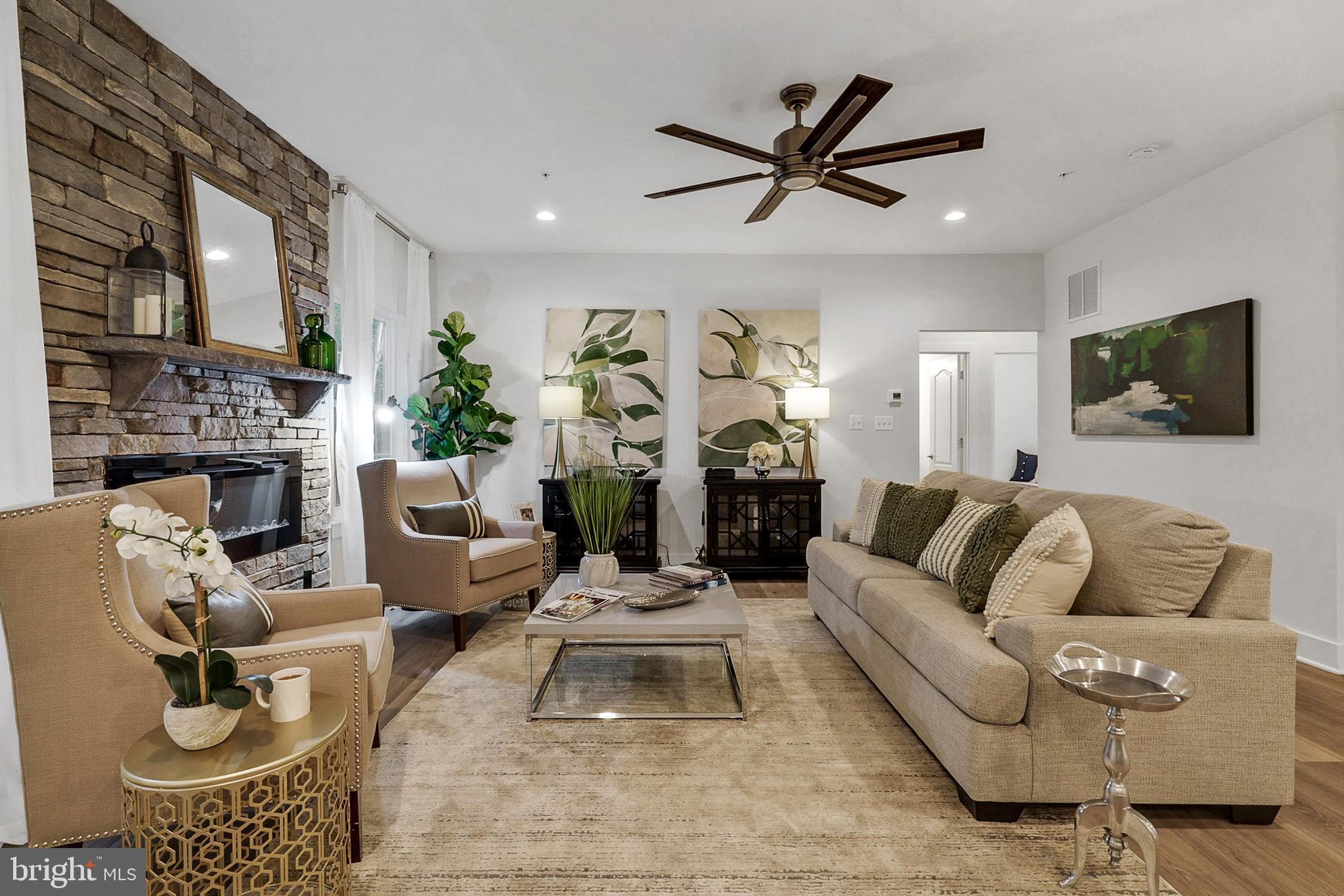 4025 ROLLING MEADOW COURT