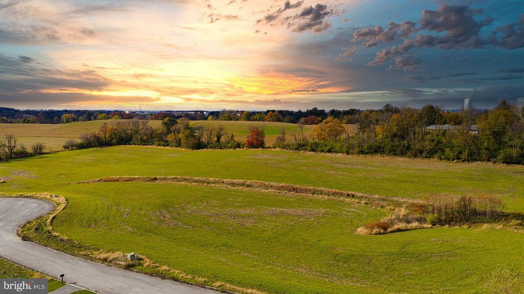 Photo of 4025 Rolling Meadow Court, YORK, PA 17408 (MLS # PAYK2096054)