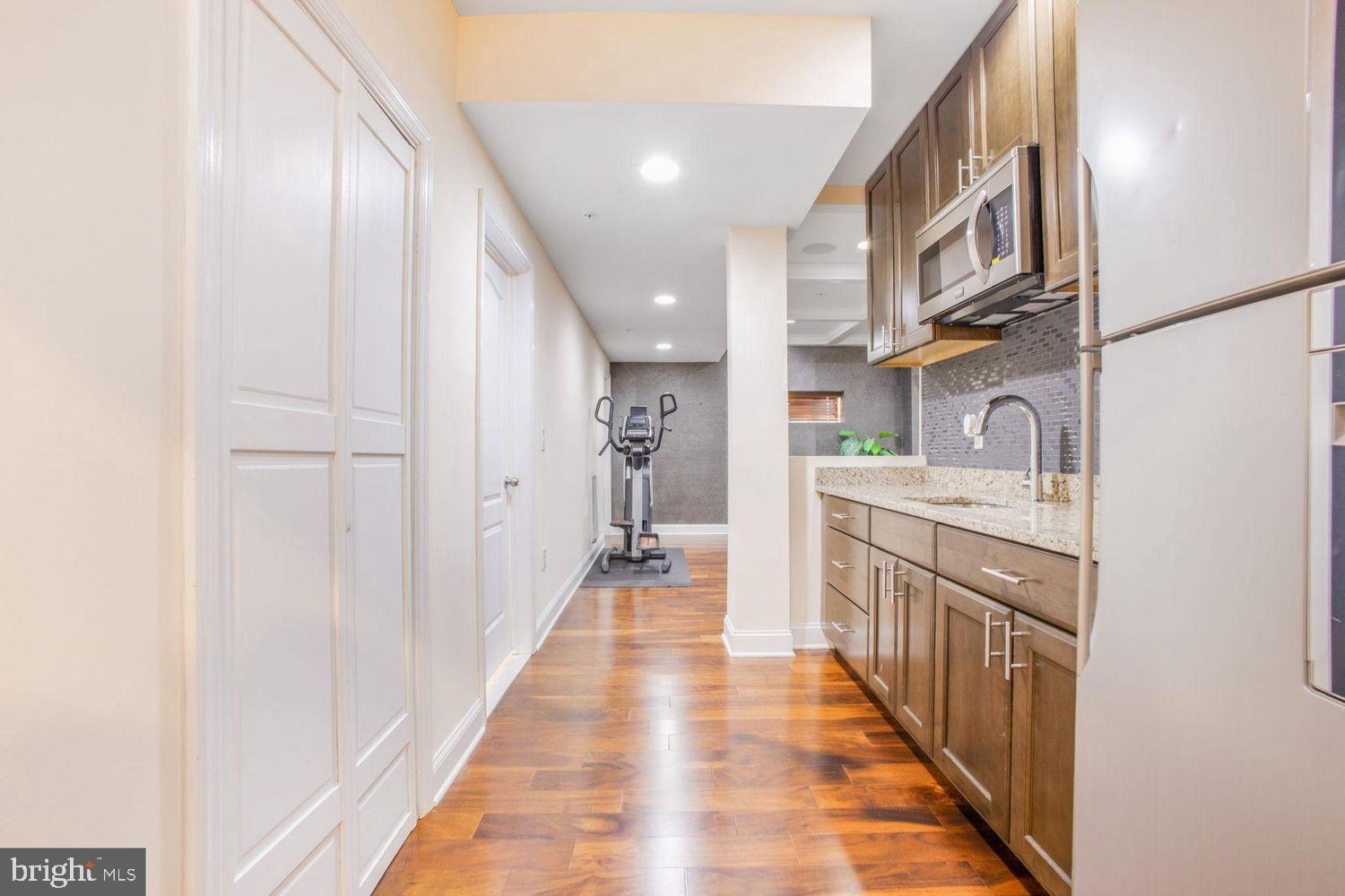 LAYHILL OVERLOOK - Residential Lease