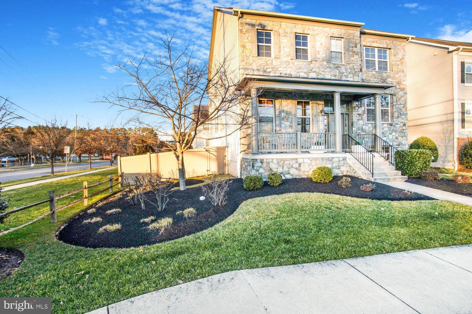 LAYHILL OVERLOOK - Residential Lease