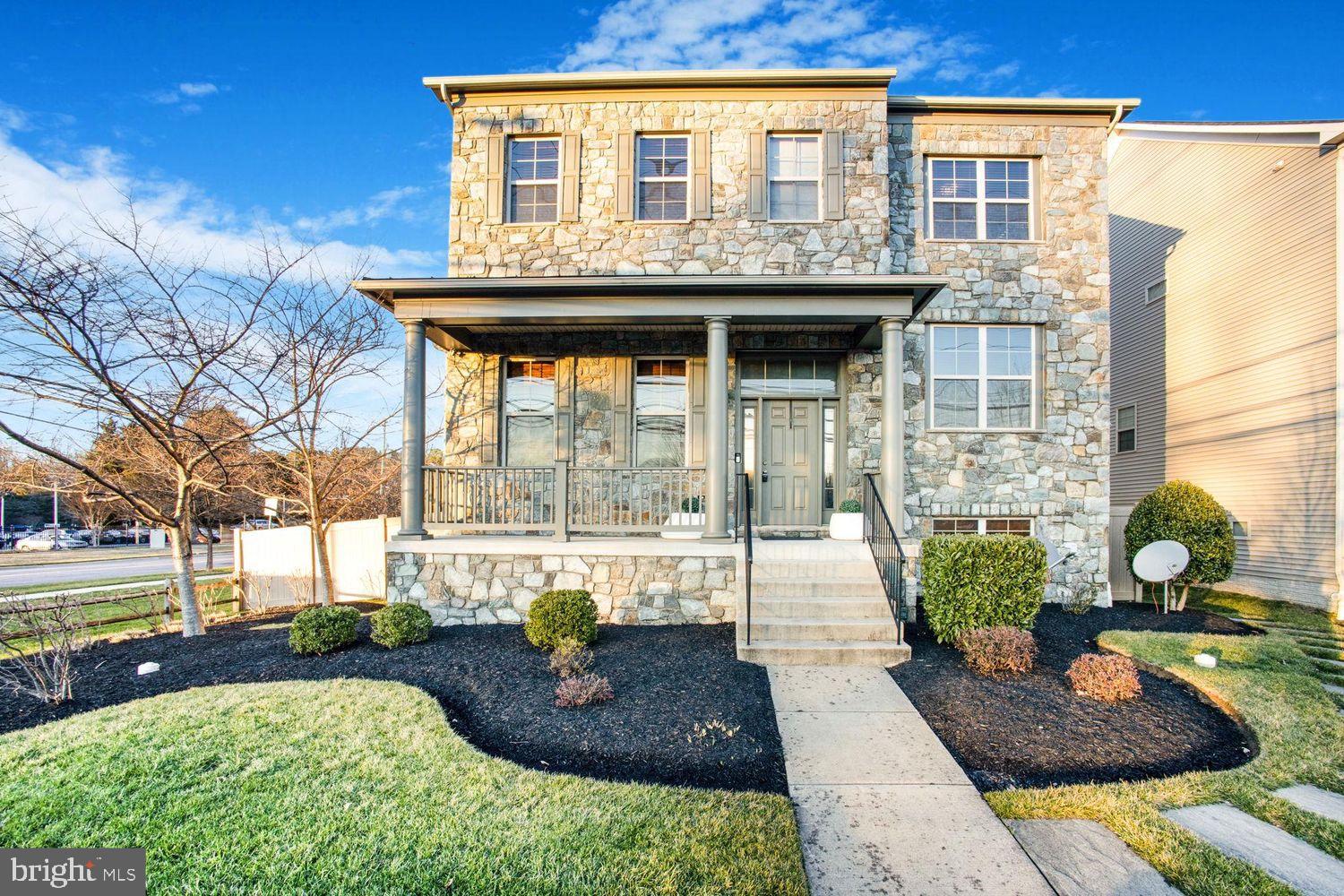 LAYHILL OVERLOOK - Residential Lease