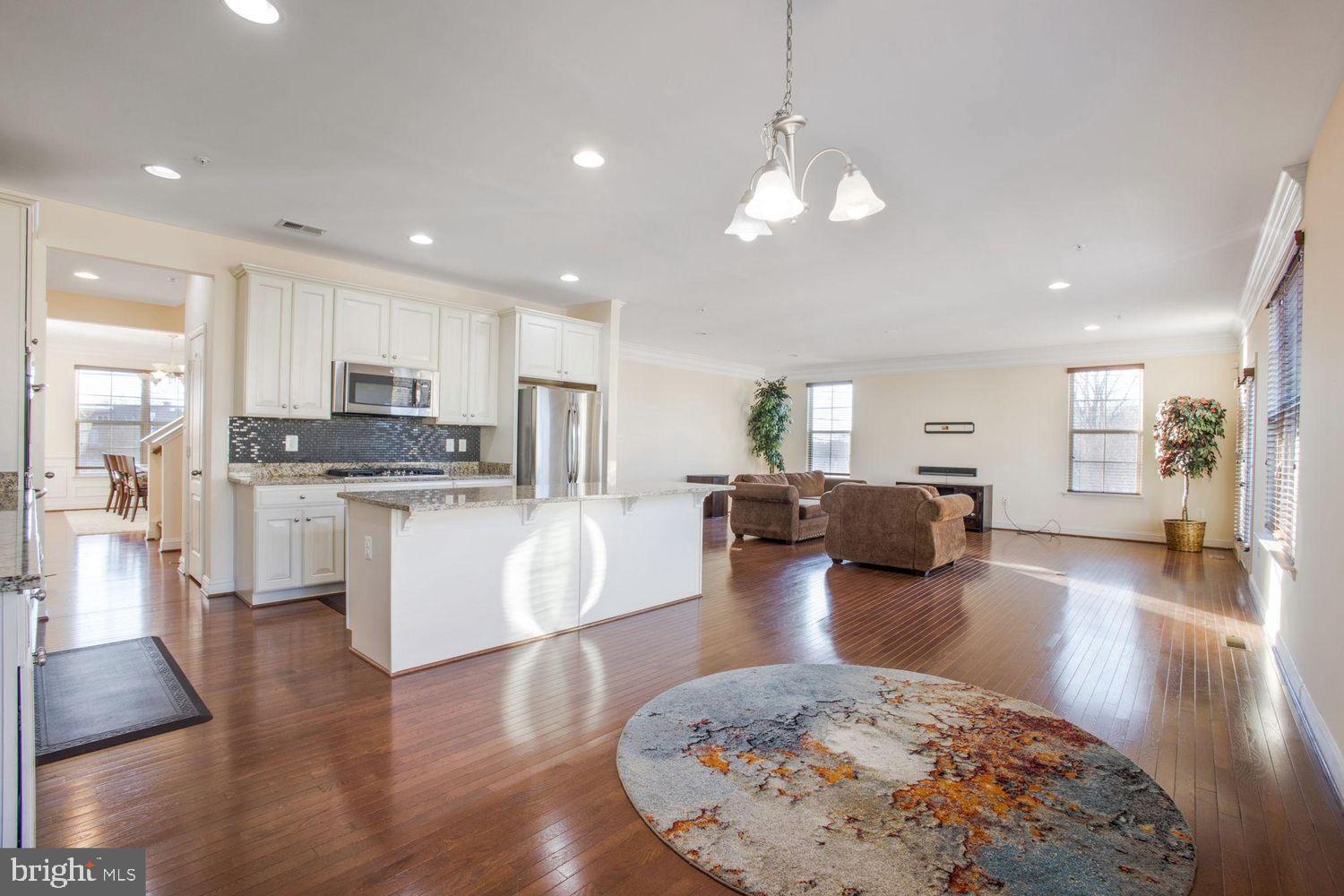 LAYHILL OVERLOOK - Residential Lease