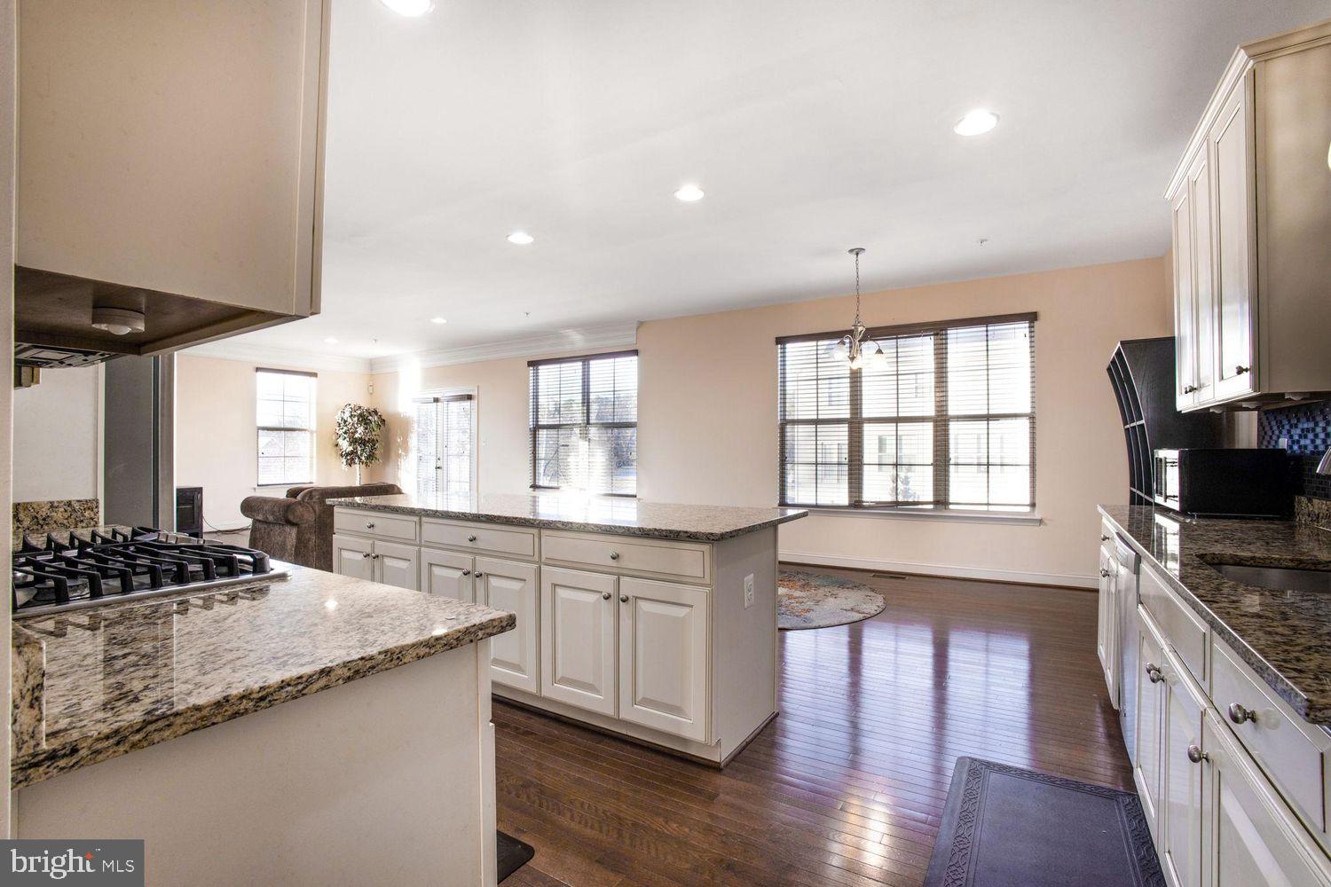 LAYHILL OVERLOOK - Residential Lease